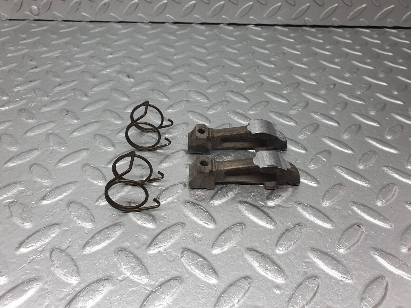 43359 Mercedes-Benz W108 280SE Valve Rocker Arm With Retaining Spring