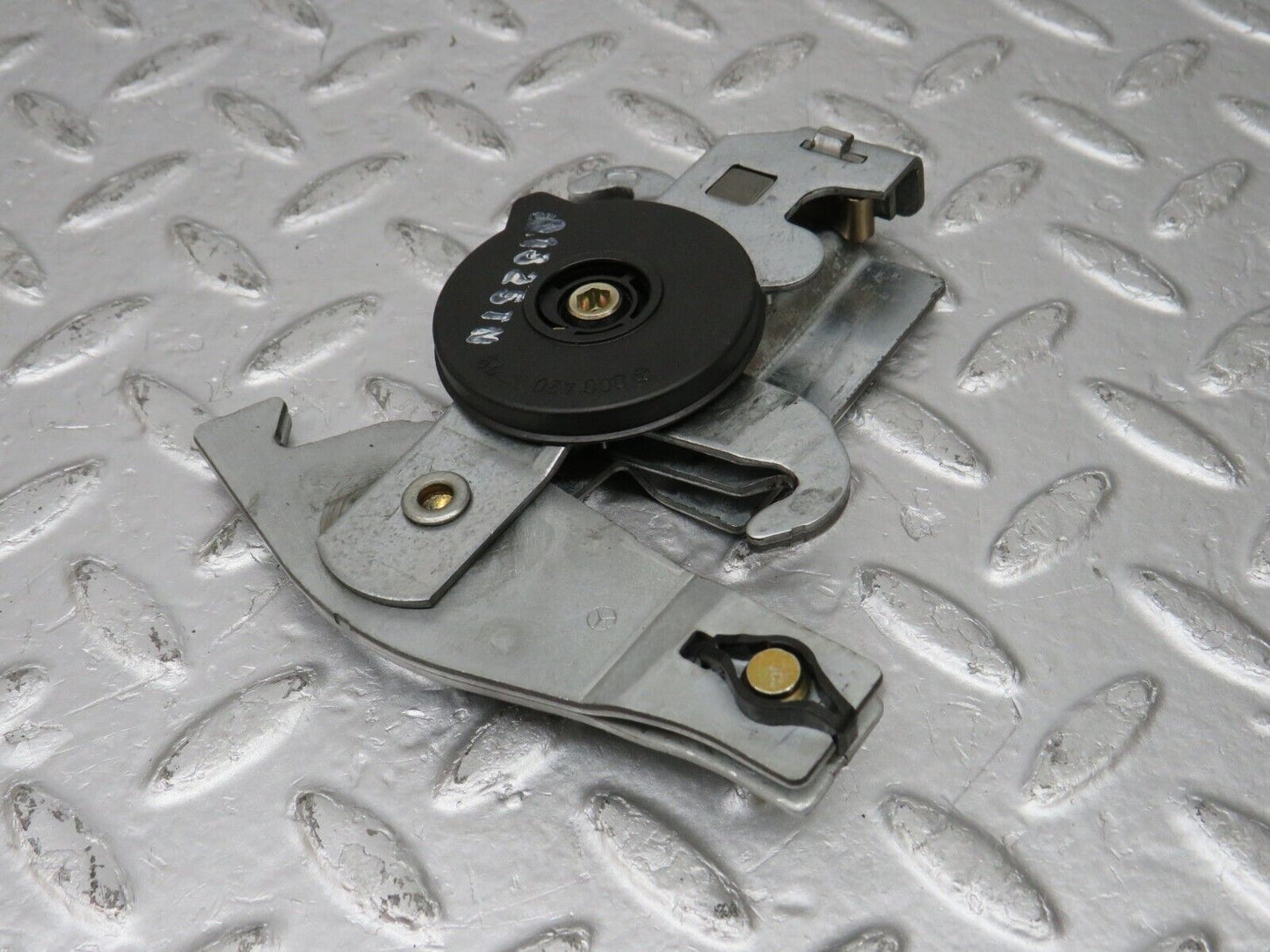 33471 Mercedes-Benz W202 C180 Handbrake Adjusting Regulator 0004200779