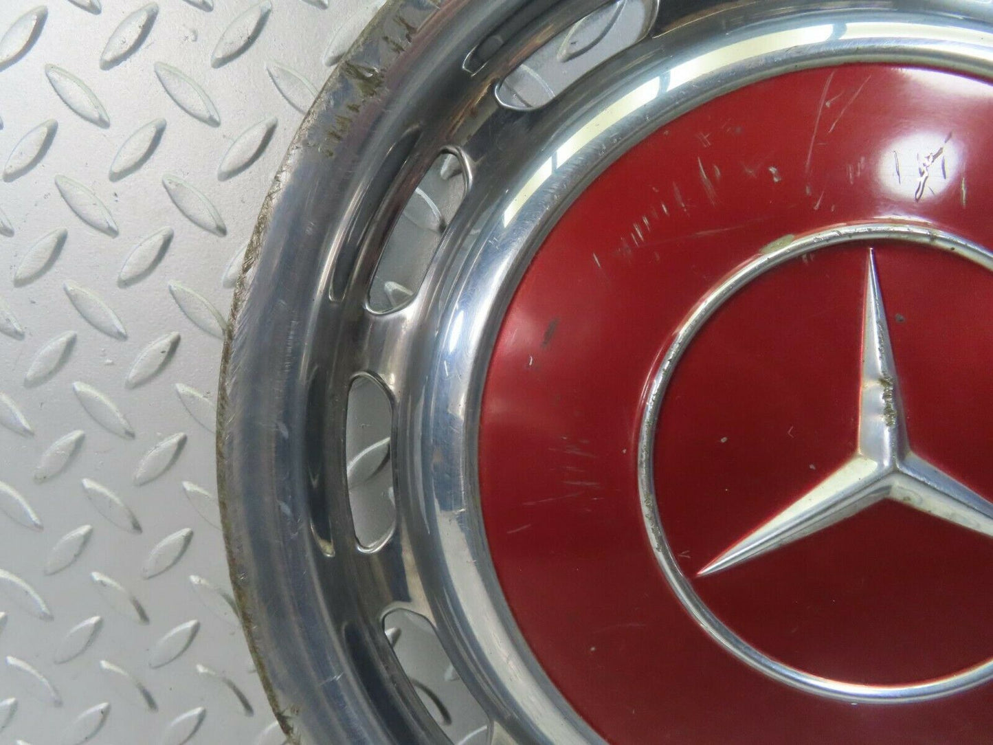 8412 Mercedes-Benz Vintage Wheel Trim Hub Cap 14