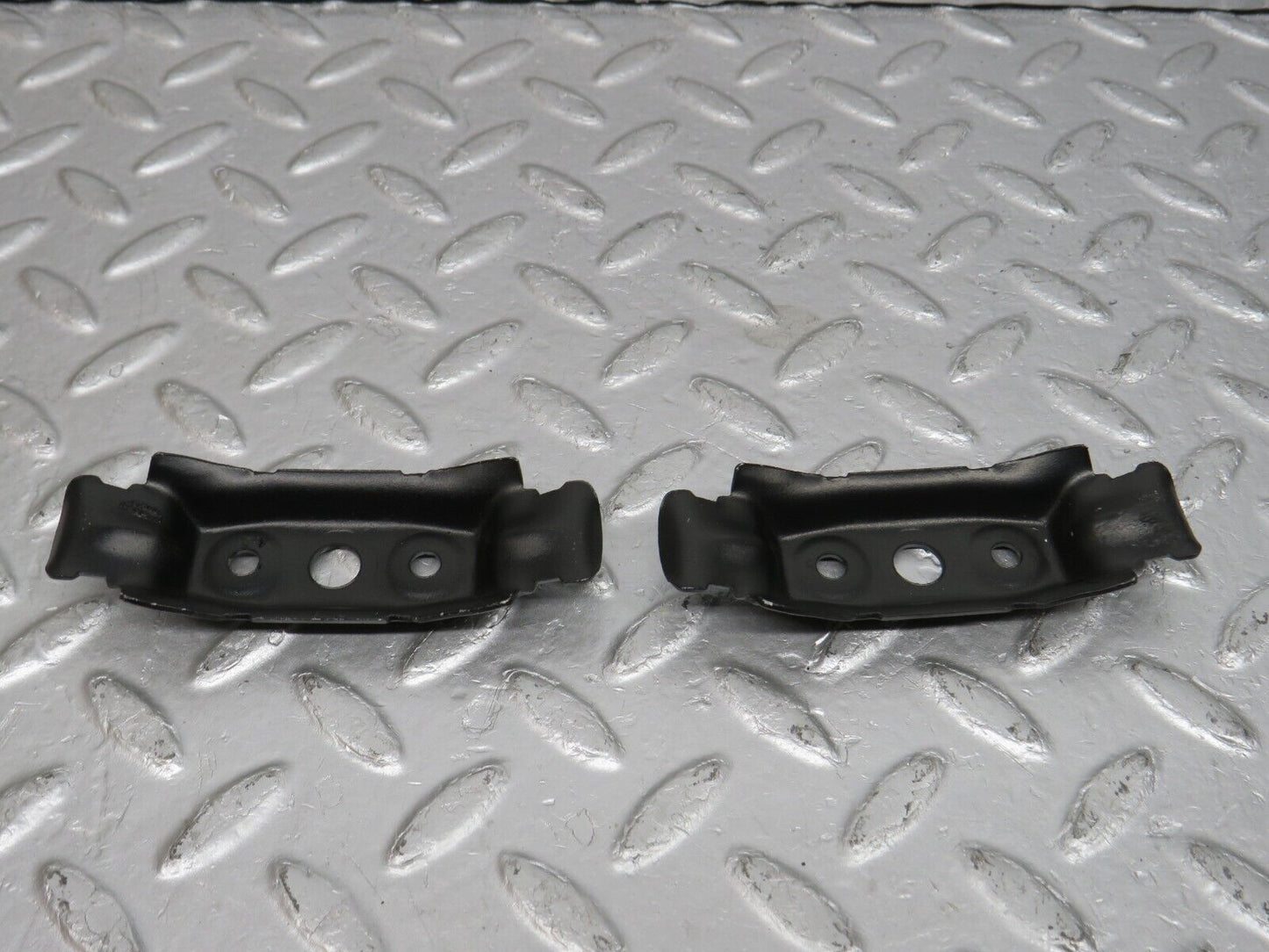 39649 Mercedes-Benz R129 320SL Coupe Fuel Pump Fuel Filter Holder Bracket
