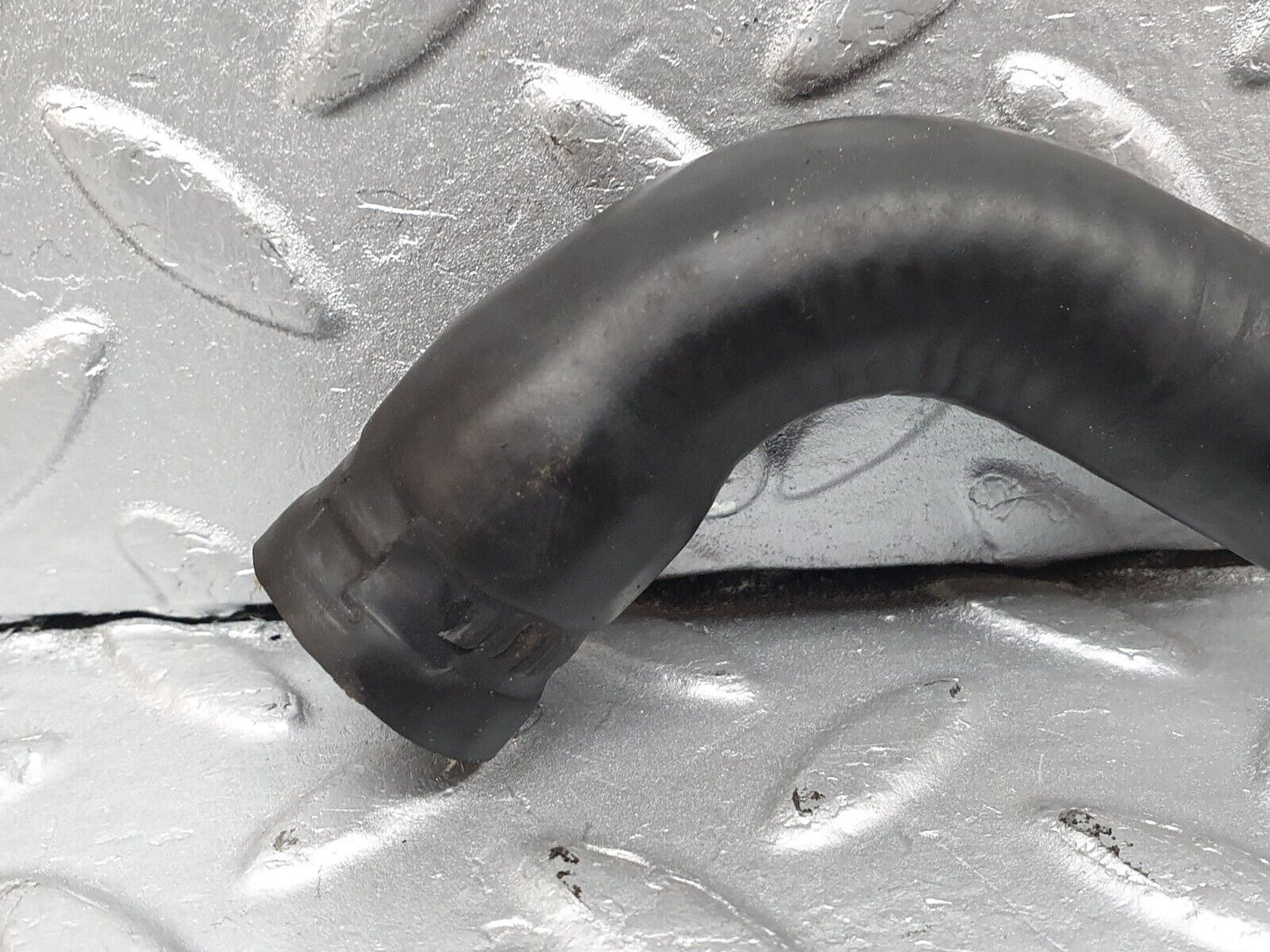 41174 Mercedes-Benz W126 300SE Heater Hose Pipe
