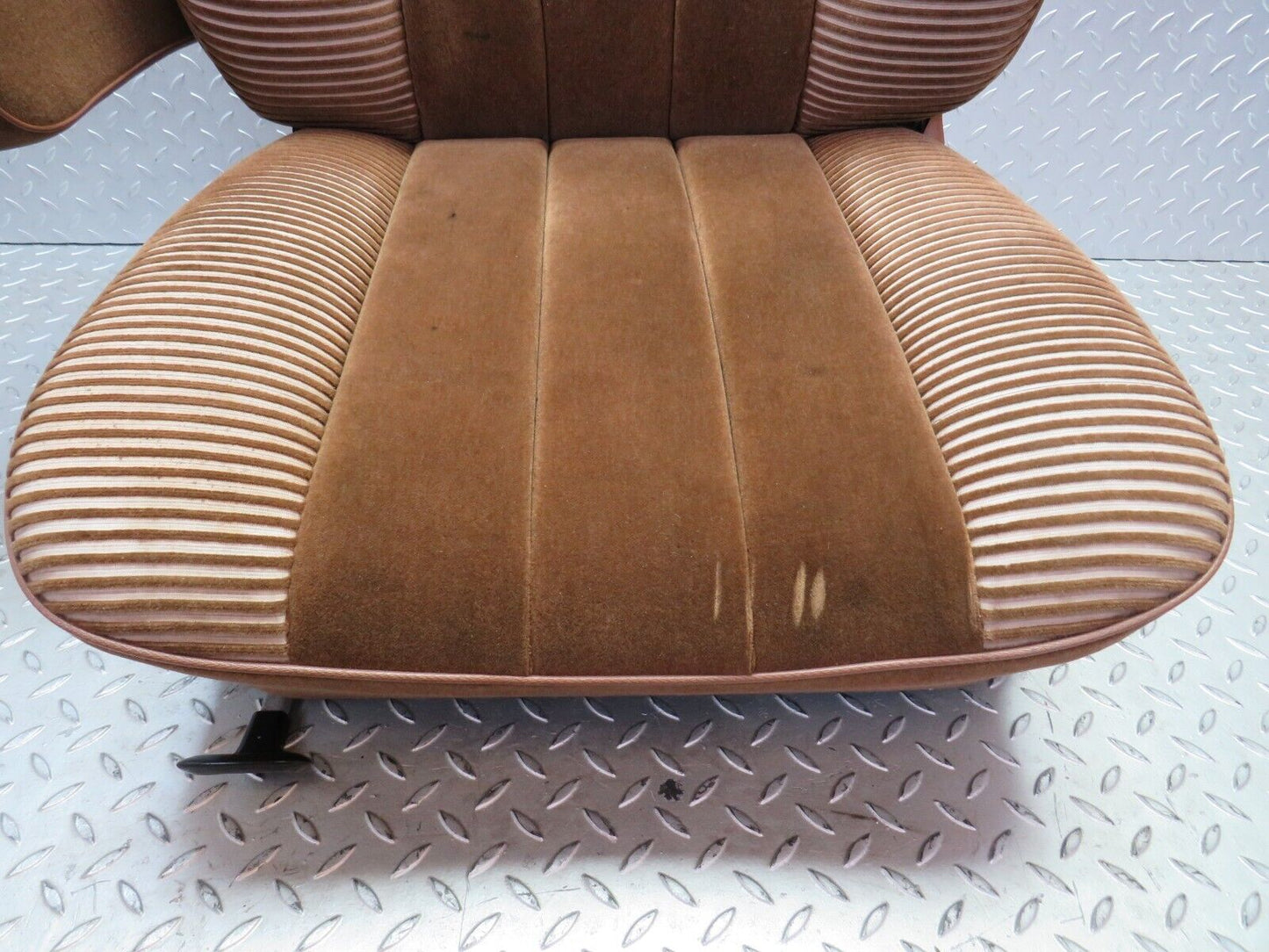 26229 Mercedes-Benz W116 450SE Front Left Seat Passenger Seat Brown