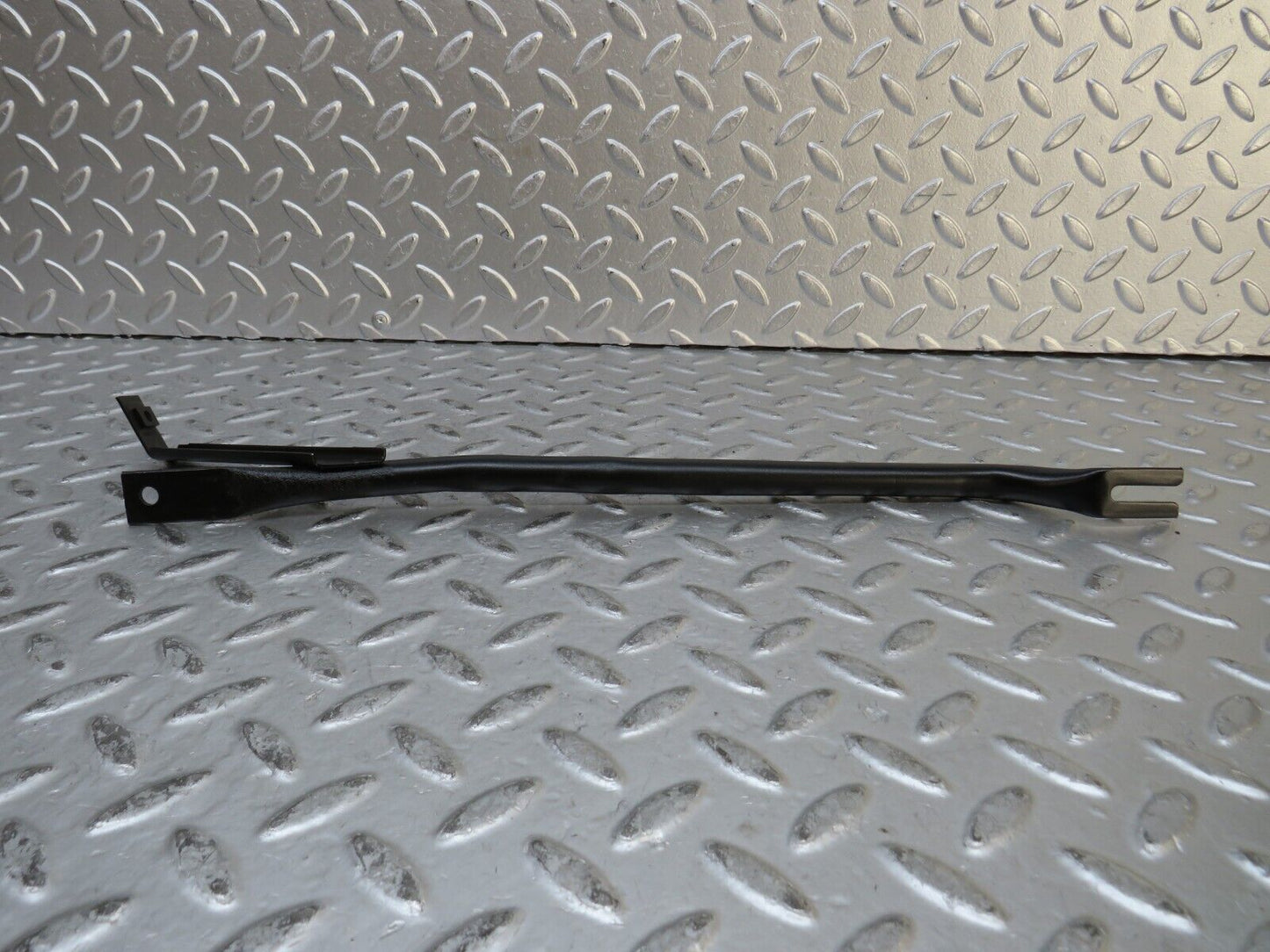 28789 Mercedes-Benz W123 230E Horn Bracket