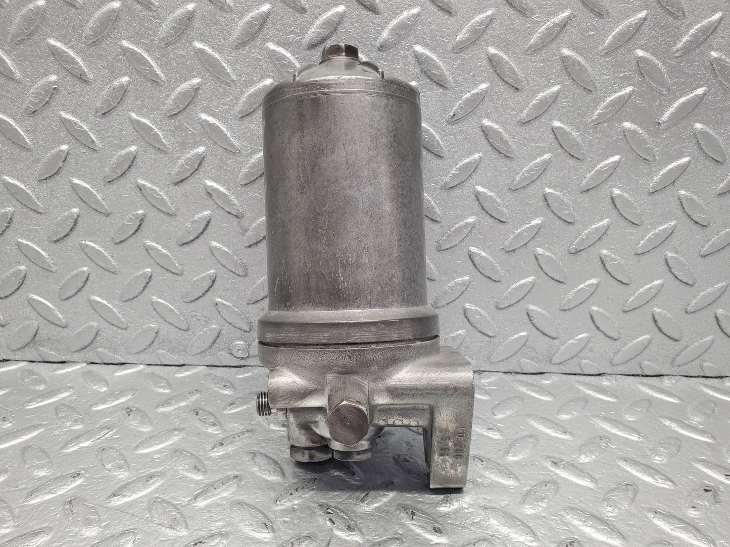 W112 oil filter housing used OEM