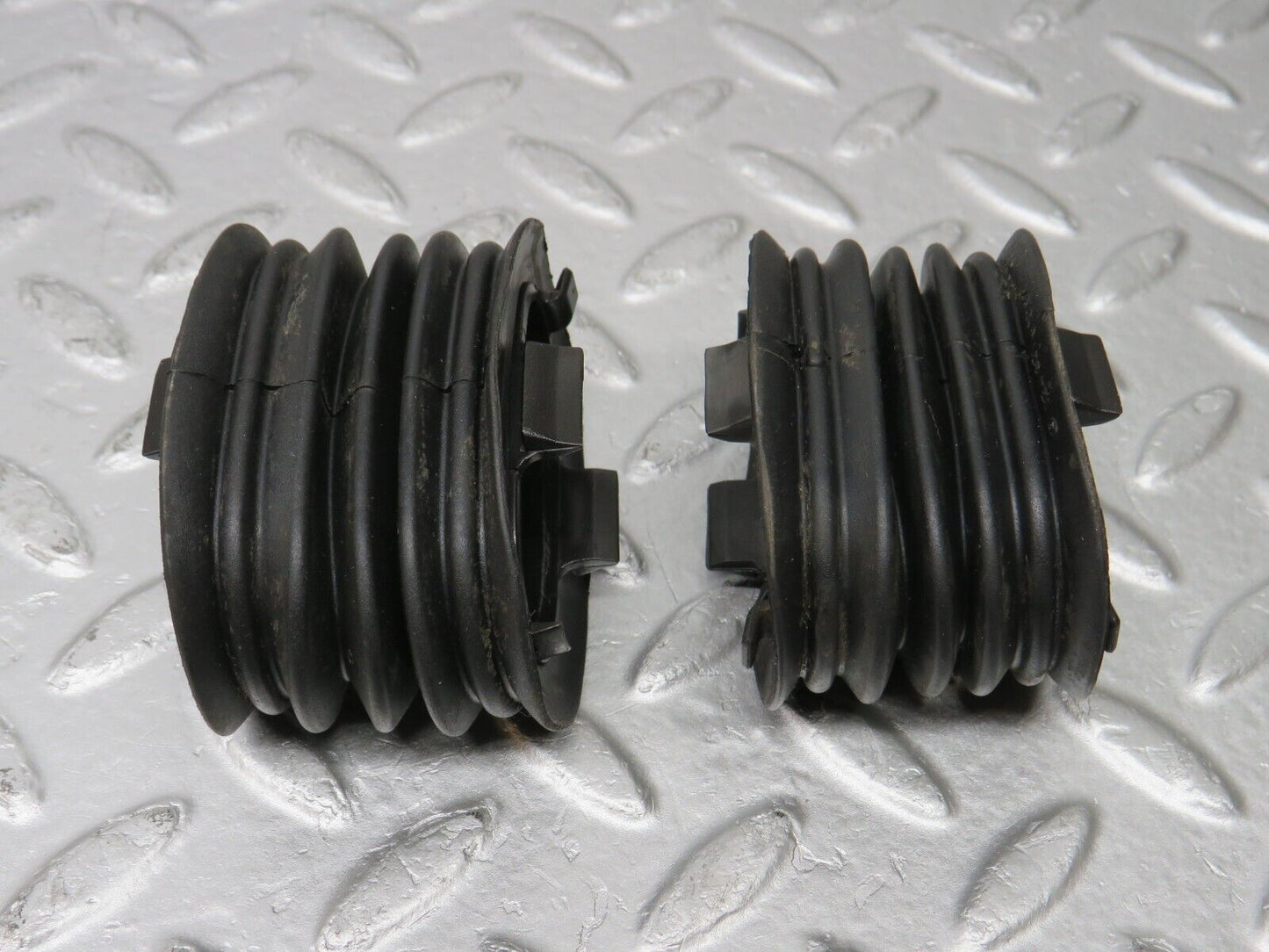 38138 Mercedes-Benz A124 320E Cabriolet Front Door Wire Protector Rubber  1248210197