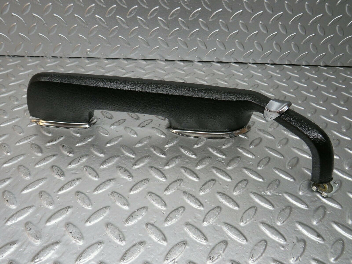 24531 Mercedes-Benz W108 Interior Door Handle Right Black