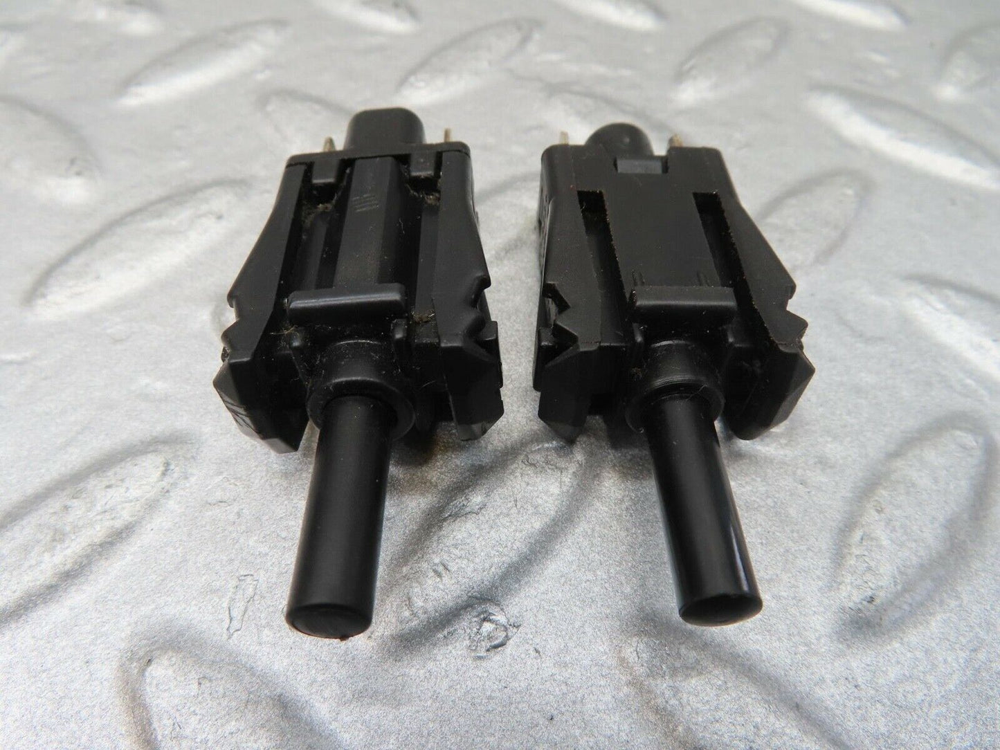 16101 Mercedes-Benz W123 280E Door Contact Switch Pair 0015458714