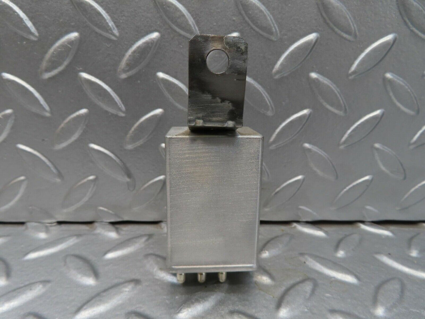 14018 Mercedes-Benz C107 280SLC Rear Heated Window Relay 1078200010
