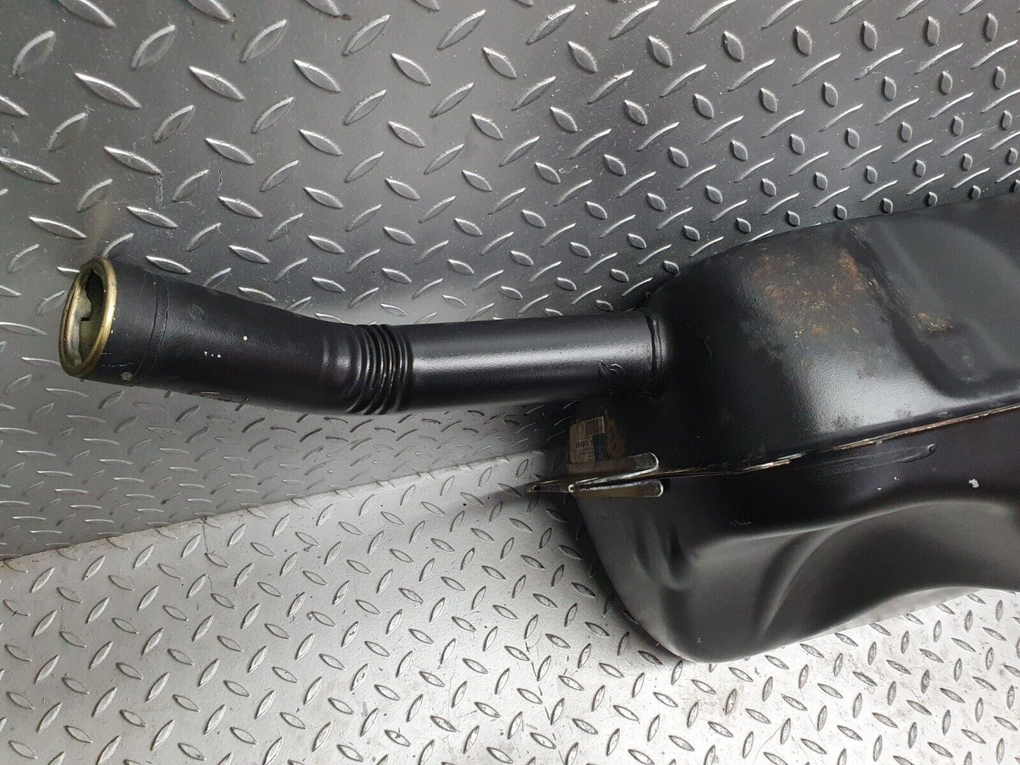 40843 Mercedes-Benz W123 300D Fuel Tank