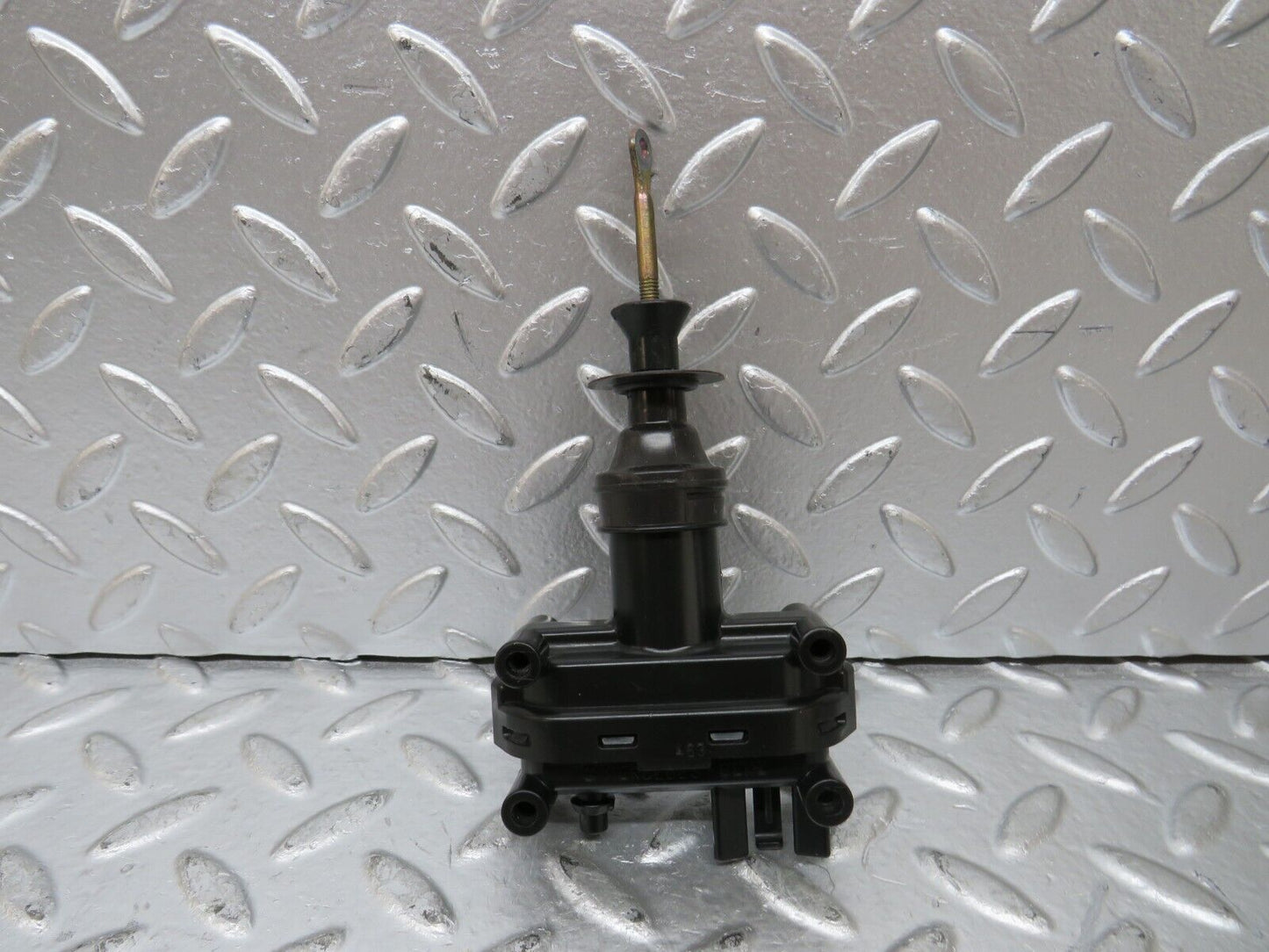 25995 Mercedes-Benz W124 280E Door Lock Vacuum Actuator