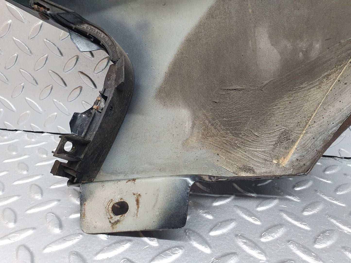 41818 Mercedes-Benz W202 C200 Front Right Fender Wing