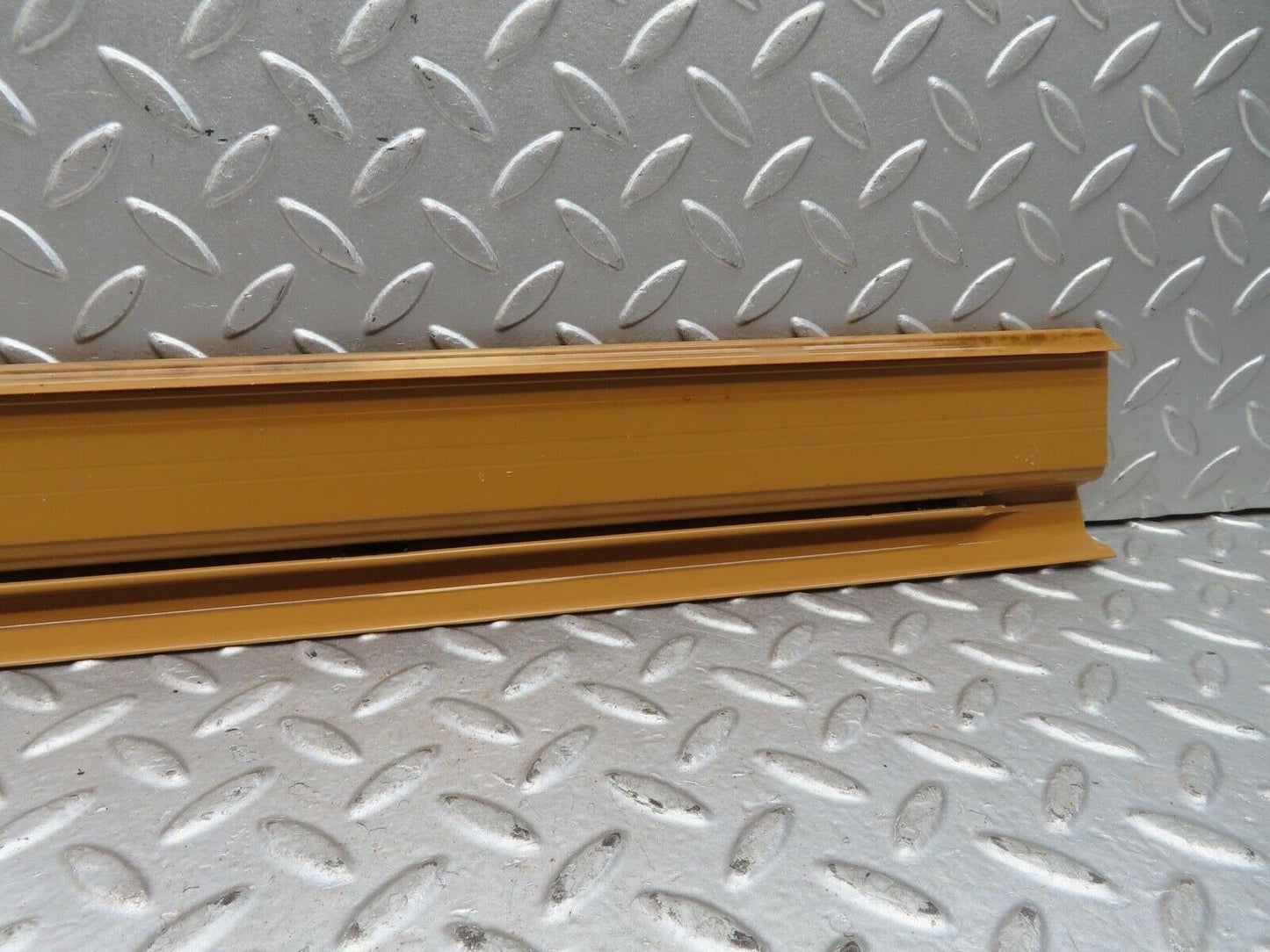 15855 Mercedes-Benz W123 280E Front Left Door Sill Trim Beige