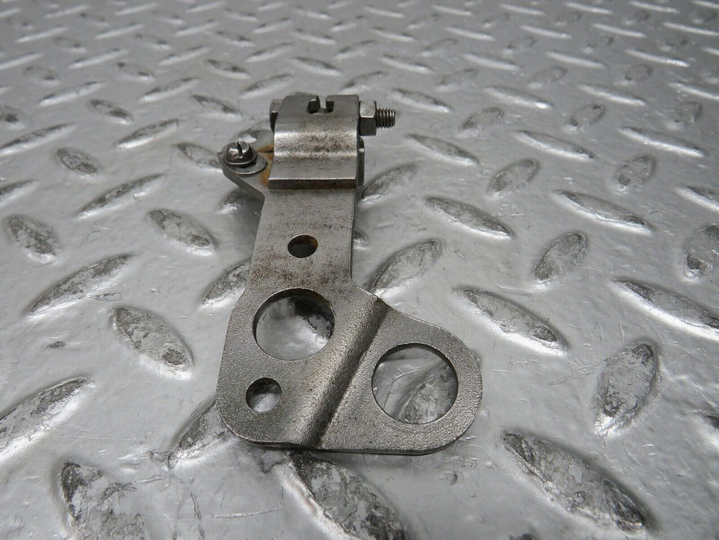 28191 Mercedes-Benz W123 280E Gearbox Linkage Bracket