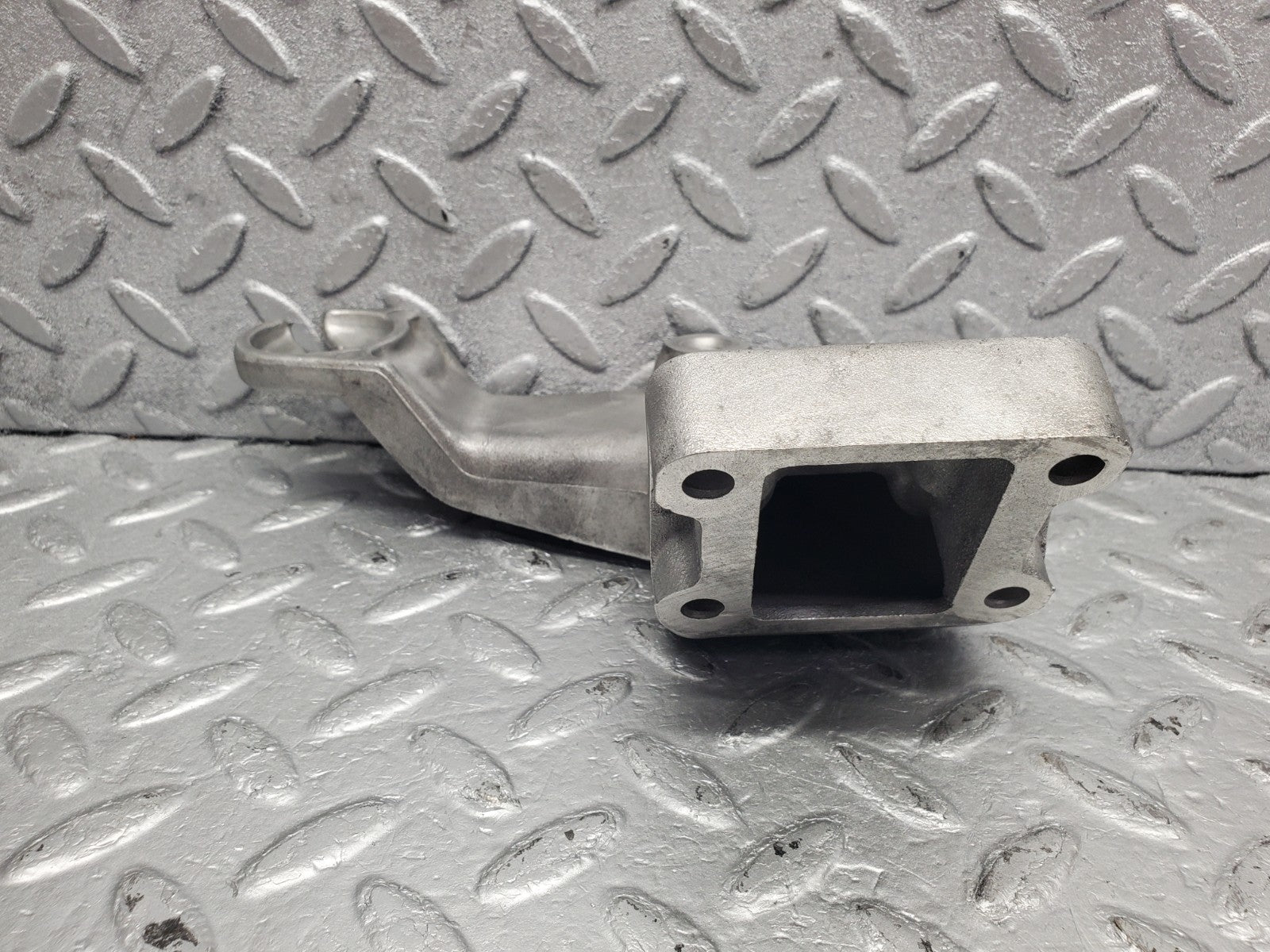 W126 Coupe engine mount bracket left used OEM