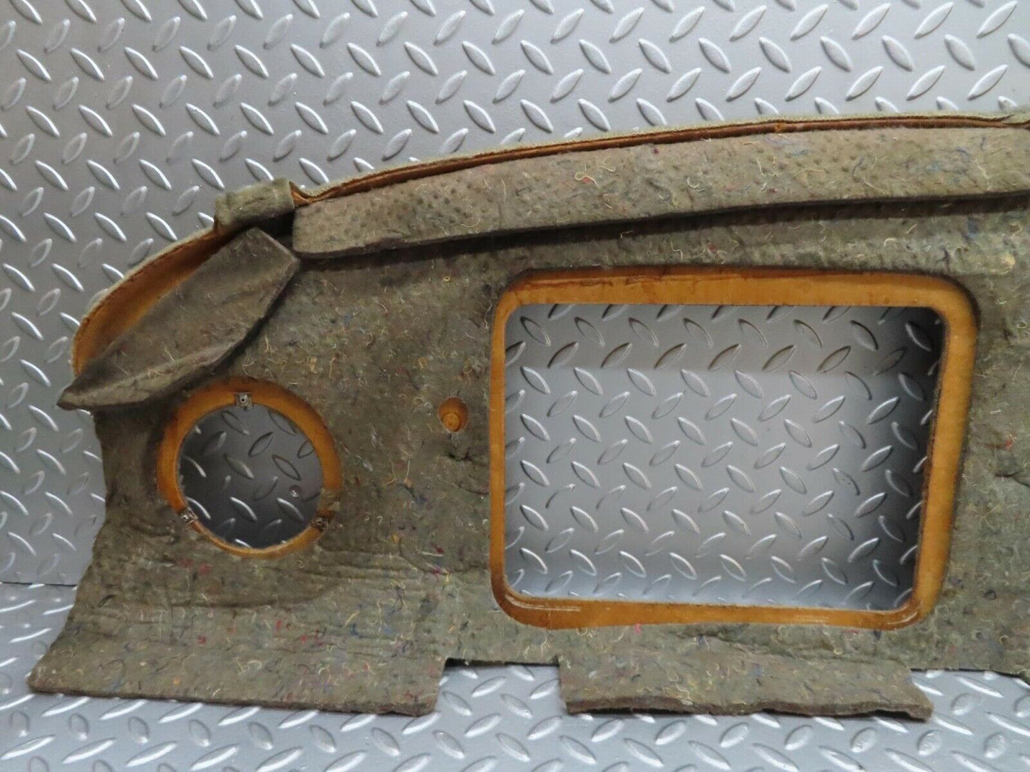 7043 Mercedes-Benz W123 230E Parcel Shelf