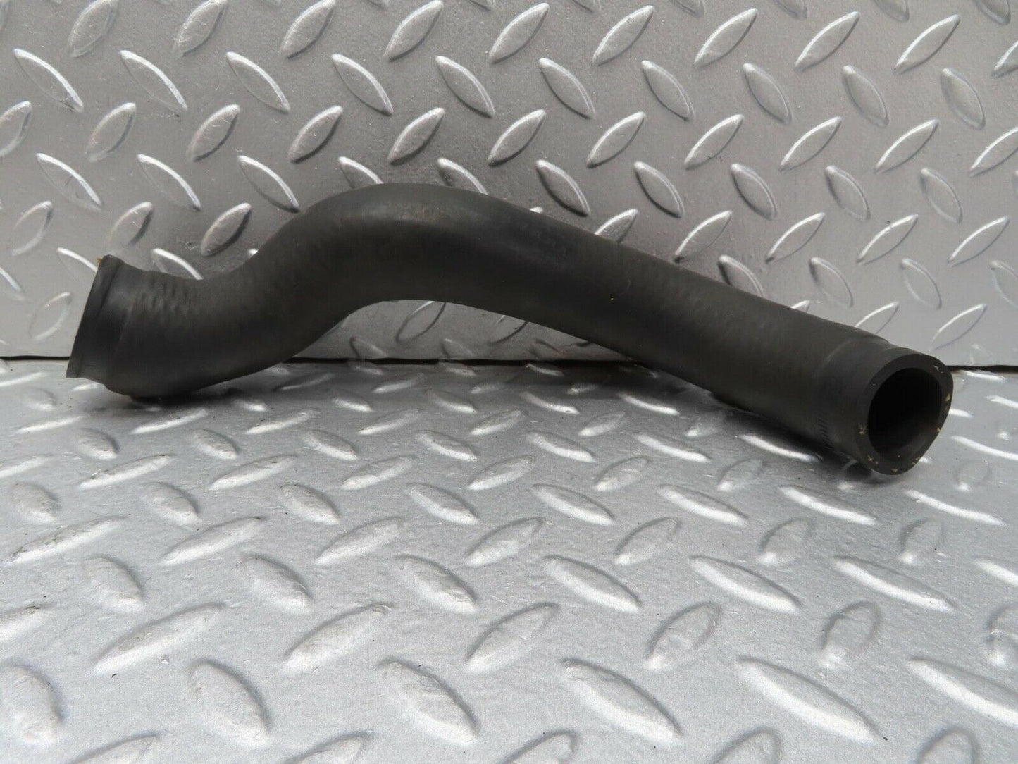 14135 Mercedes-Benz C107 280SLC Radiator Coolant Hose 1075010282