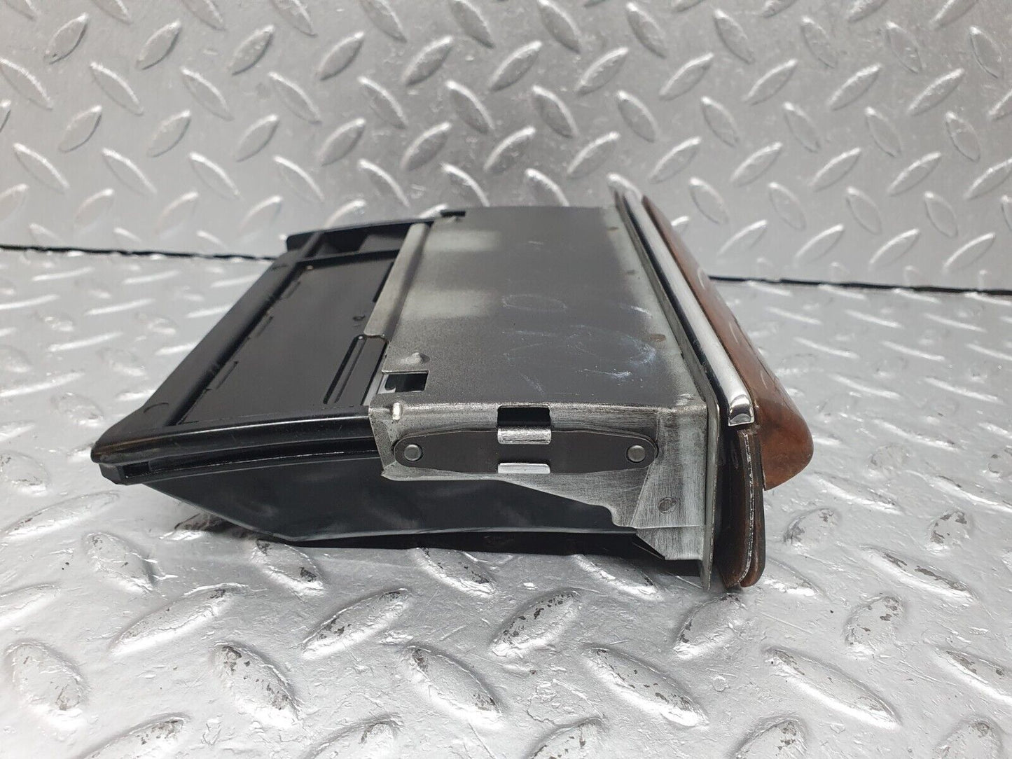 40975 Mercedes-Benz W126 300SE Centre Console Ashtray Wood Finish