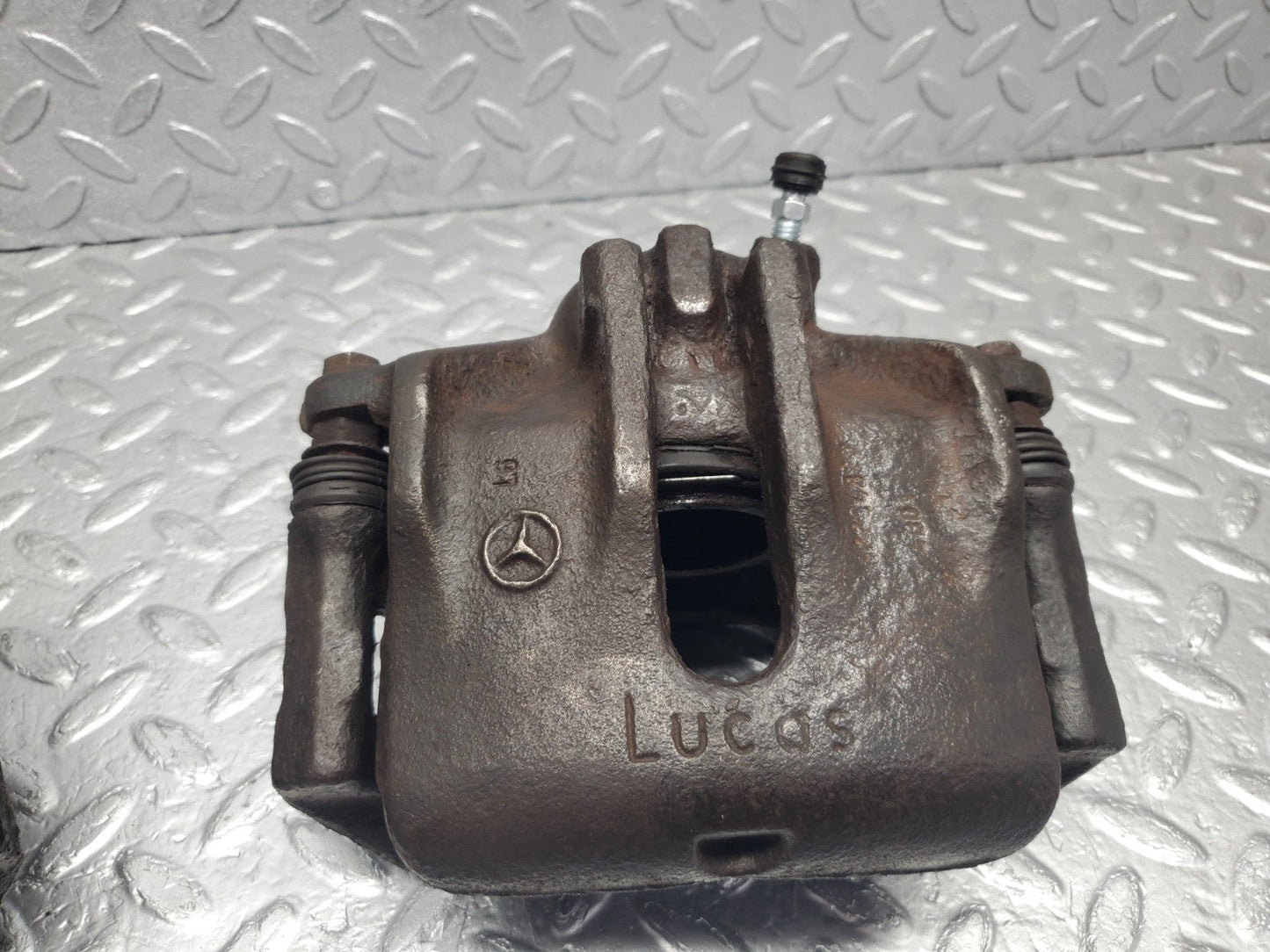 W124 Wagon front brake calipers with brackets used OEM