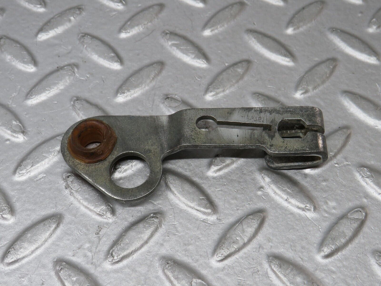 36337 Mercedes-Benz W126 420SE Automatic Gearbox Linkage Bracket