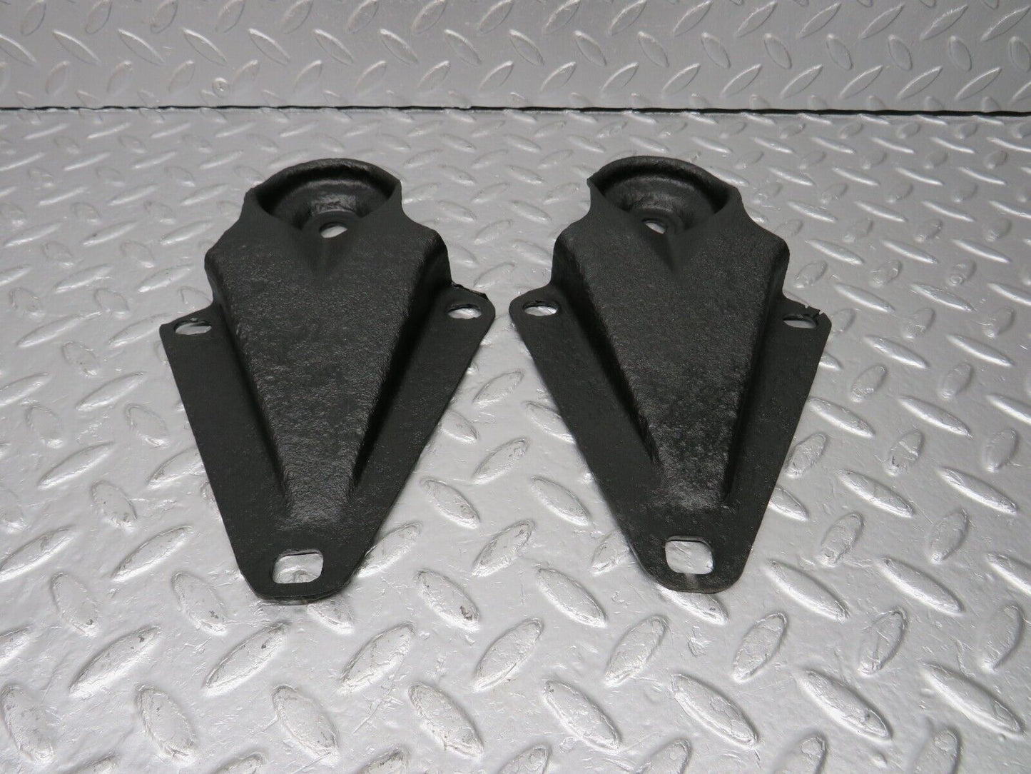 40377 Mercedes-Benz W110 230 Rear Suspension Axle Mounting Bracket