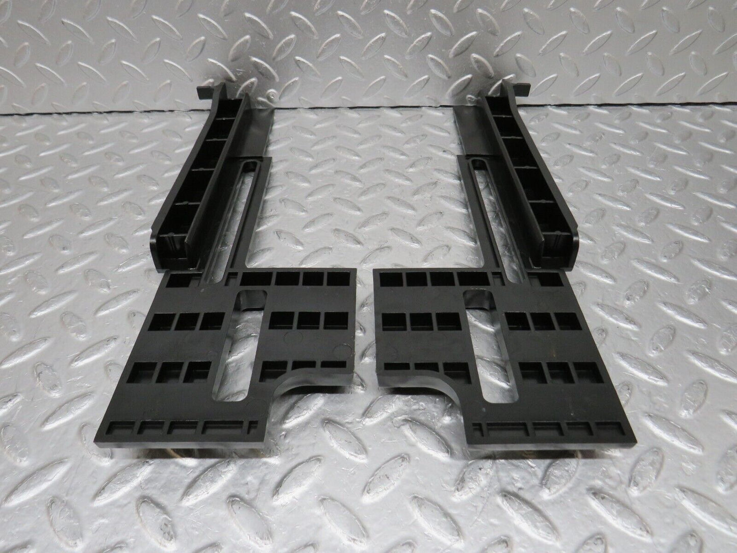 34808 Mercedes-Benz W210 320E Front Bumper Bracket Pair 2108850295 2108850195