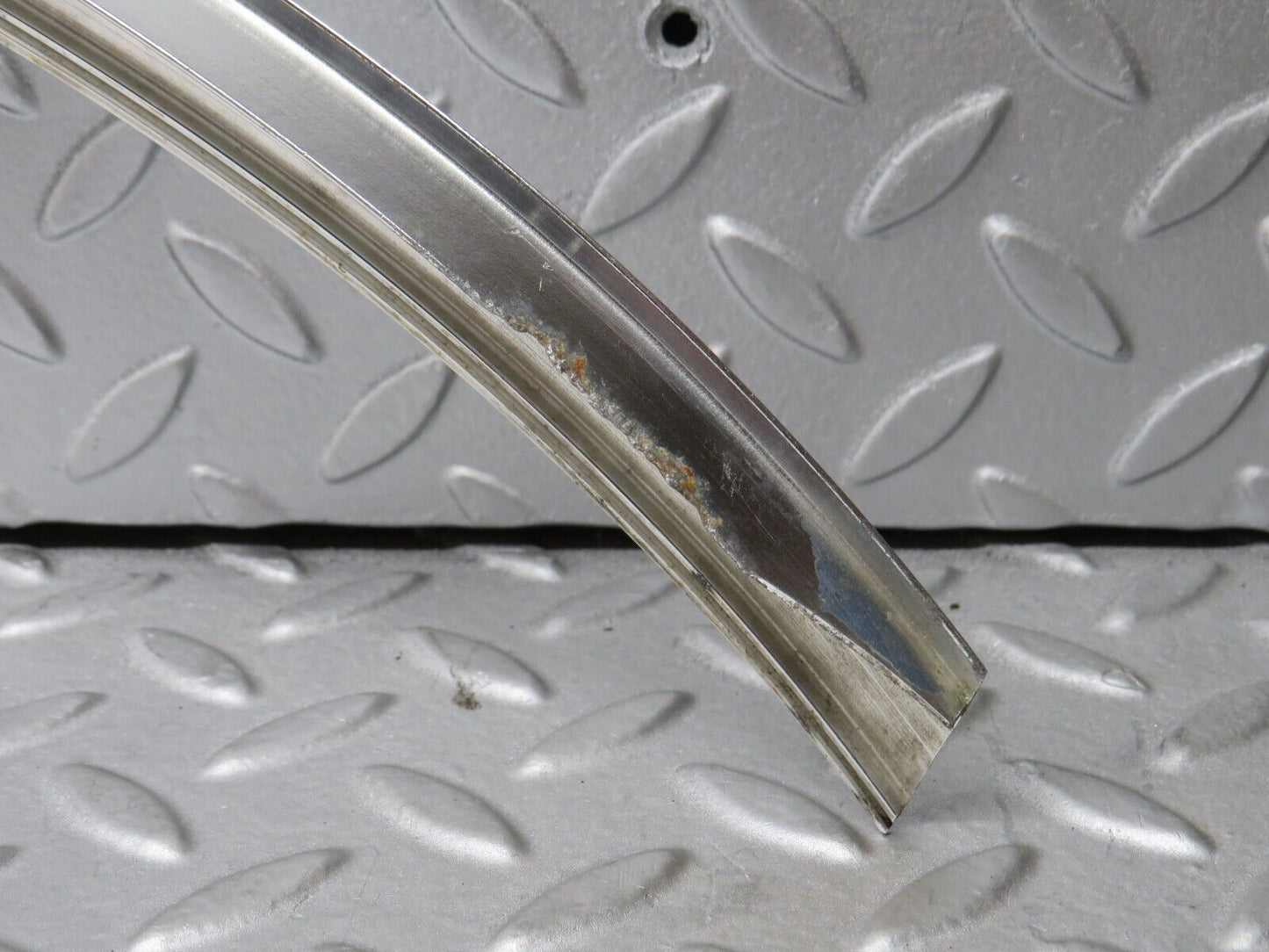 39277 Mercedes-Benz R107 500SL Coupe Front Windscreen Lower Chrome Trim