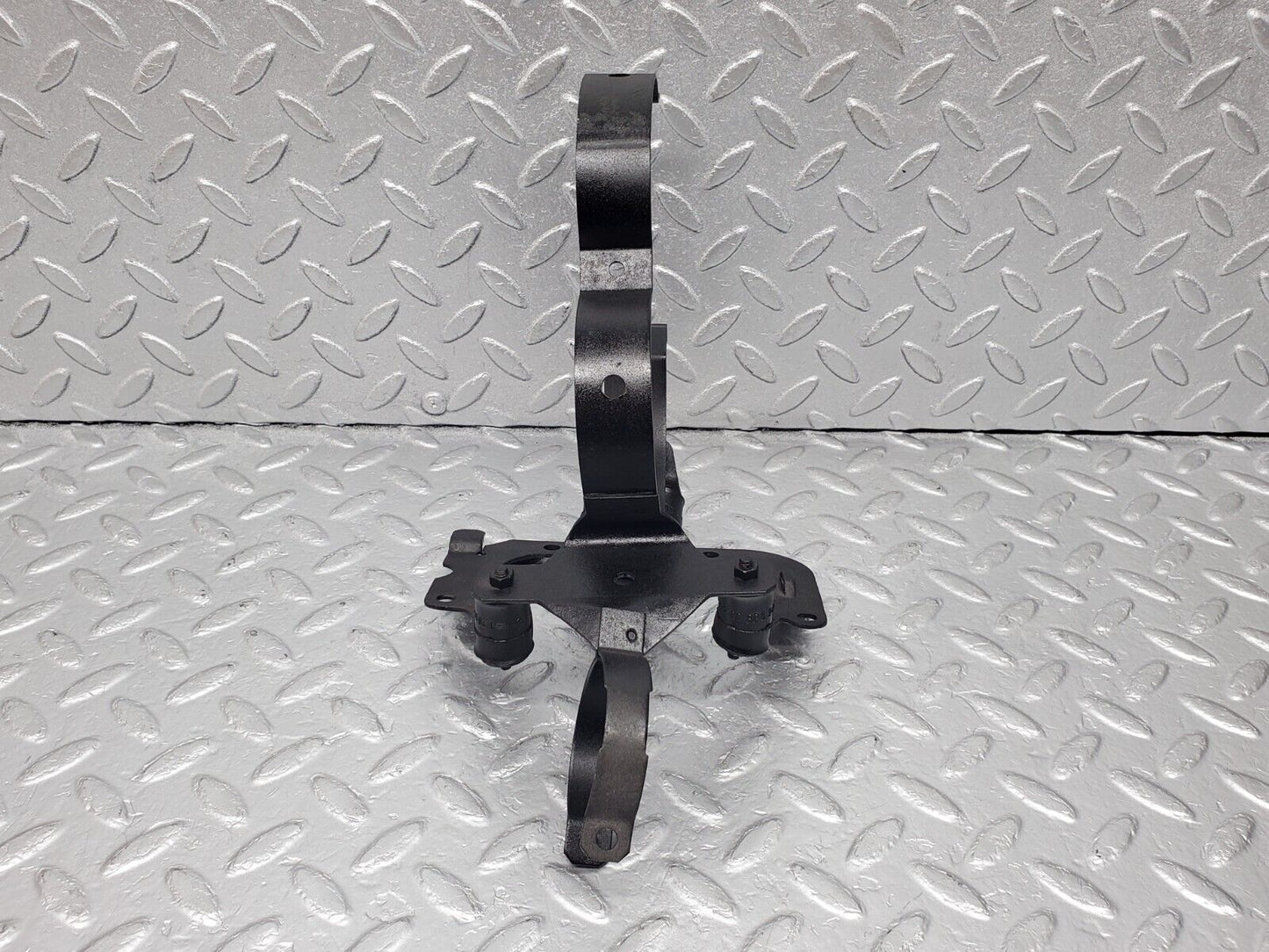 45926 Mercedes-Benz W126 420SE Fuel Pump Fuel Filter Bracket