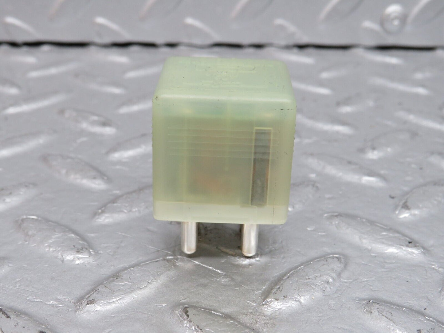 39645 Mercedes-Benz R129 320SL Coupe Door Window Control Relay 0015427819