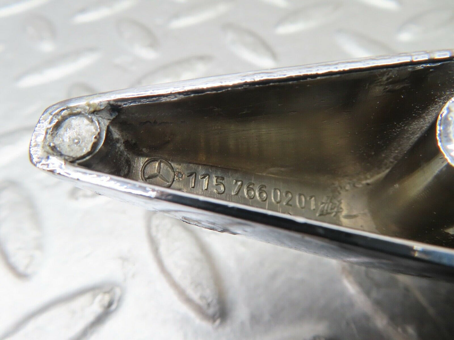 20835 Mercedes-Benz W114 250CE Coupe Door Handle Right No Key 1157660201