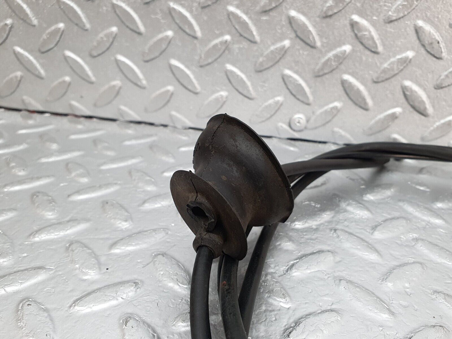 43768 Mercedes-Benz C126 380SEC Coupe Bonnet Release Cable 1269970881