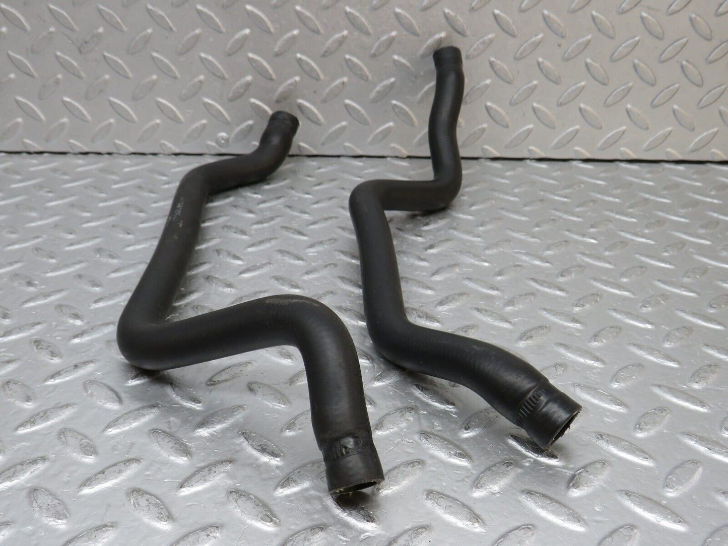37975 Mercedes-Benz A124 320E Cabriolet Heater Hose Pipe Pair 1248327093