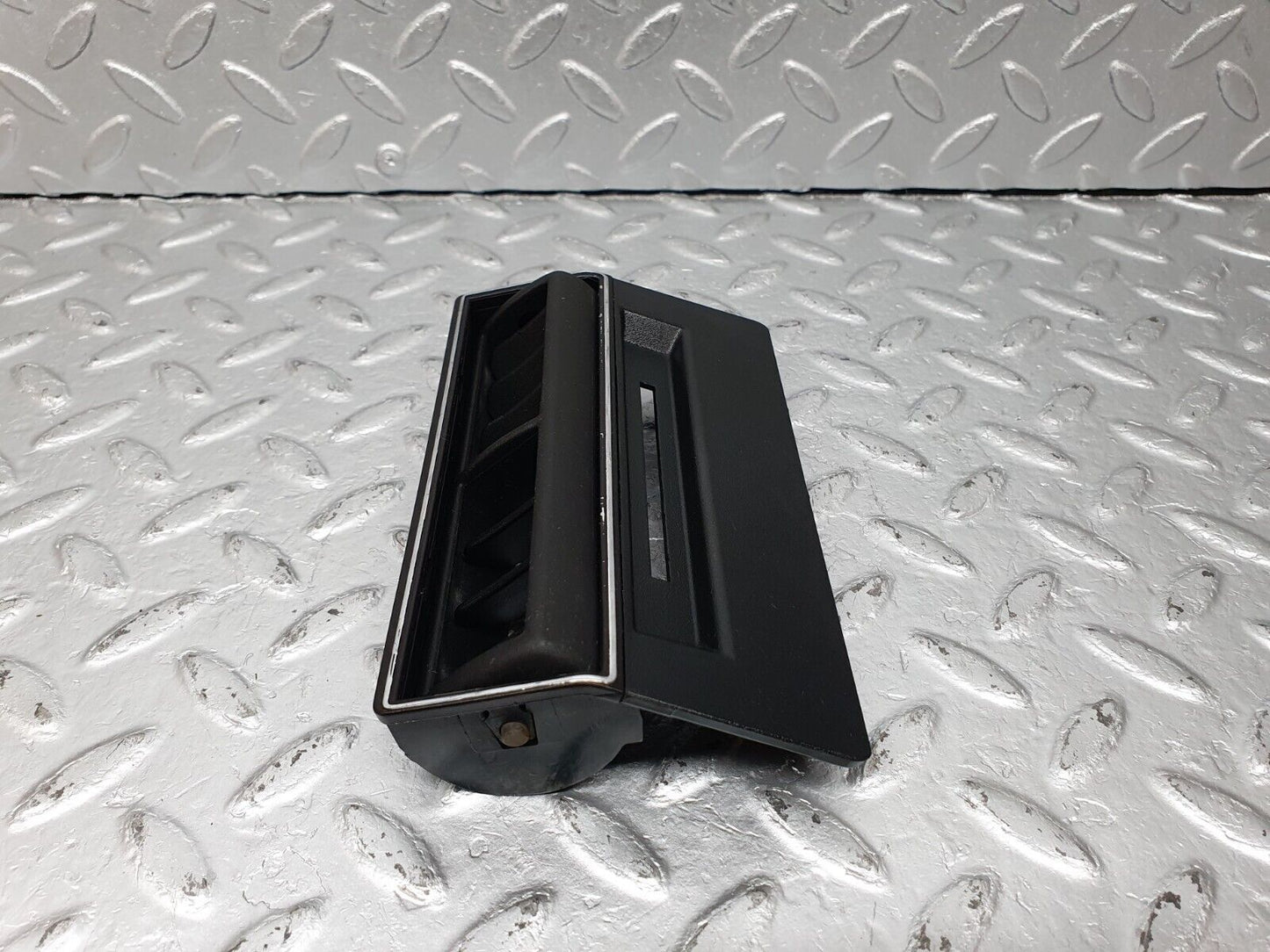 40984 Mercedes-Benz W126 300SE Centre Console Air Vent 1268300013