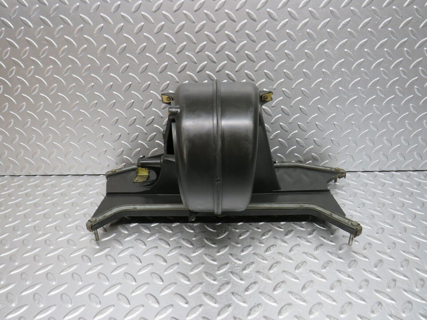 31647 Mercedes-Benz W201 190LE 1.8L Heater Blower Housing Behr 91.484.52.017