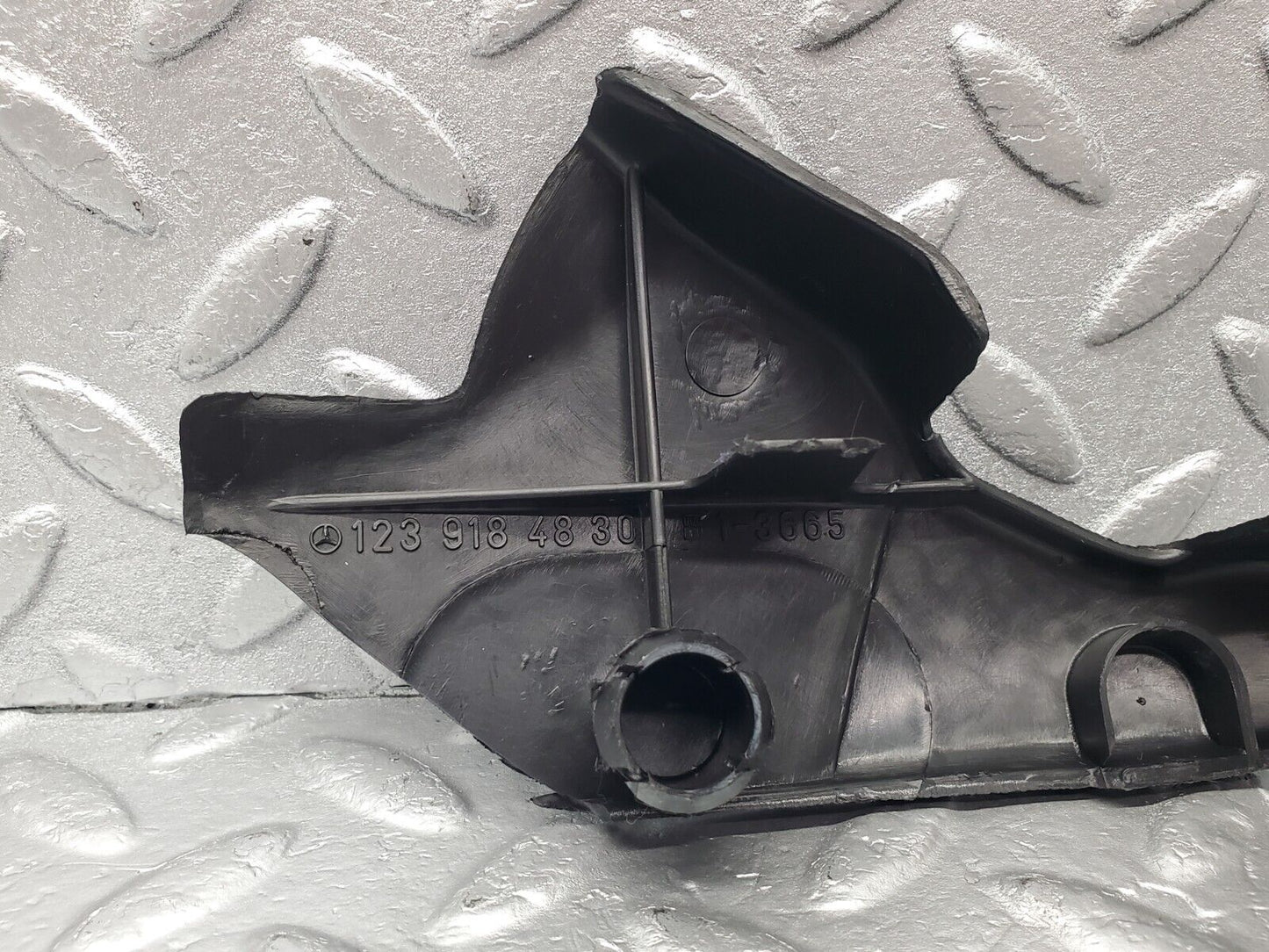 46480 Mercedes-Benz C123 280CE Coupe Front Right Seat Cover Trim Black 1239184830