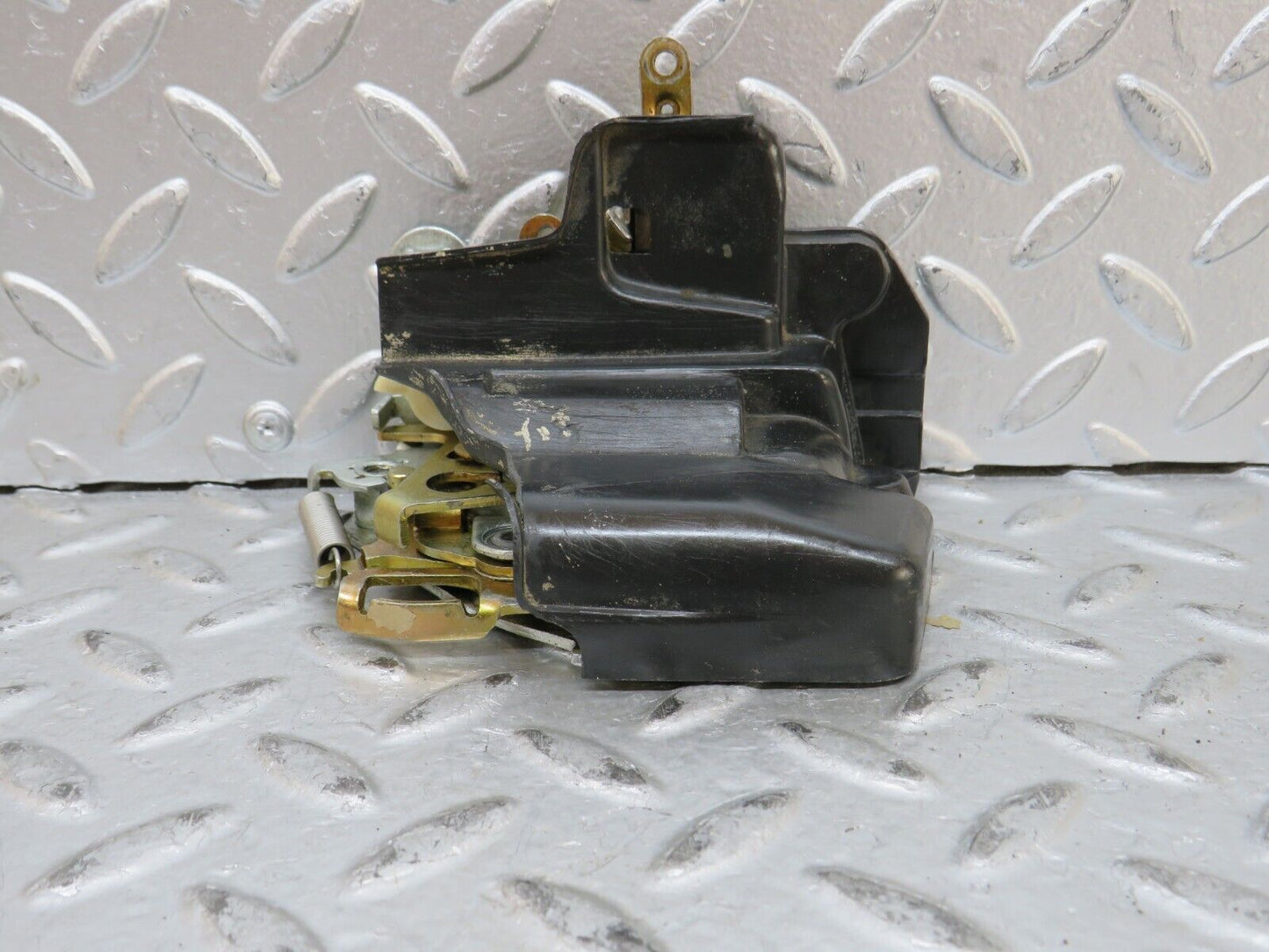 28289 Mercedes-Benz S123 240D Wagon Front Left Door Lock Mechanism 1237330108