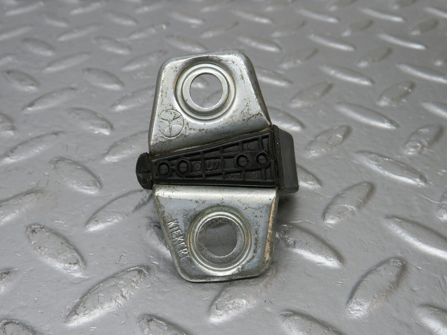 39510 Mercedes-Benz R129 320SL Coupe Door Lock Latch