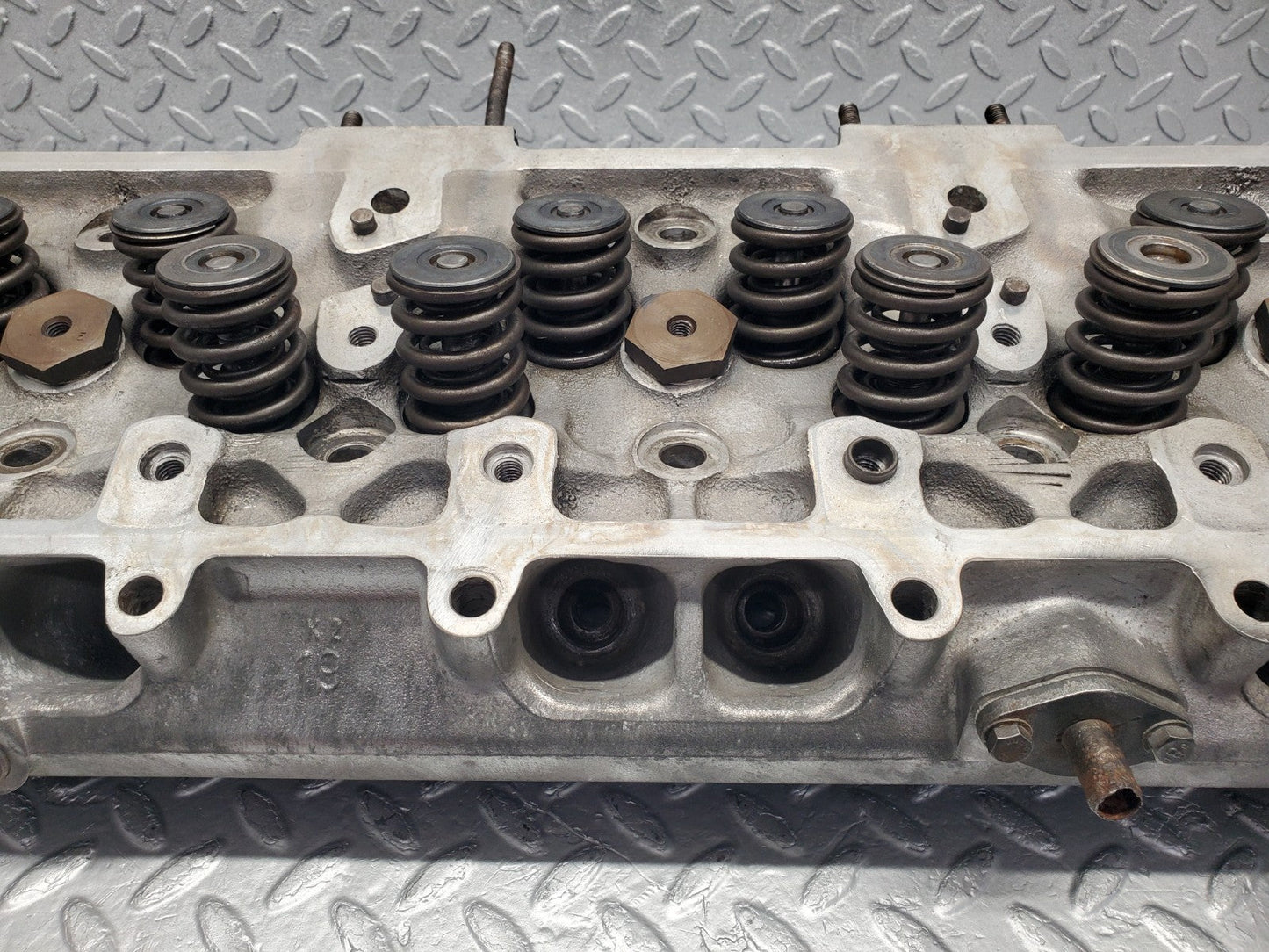 W112 cylinder head used OEM