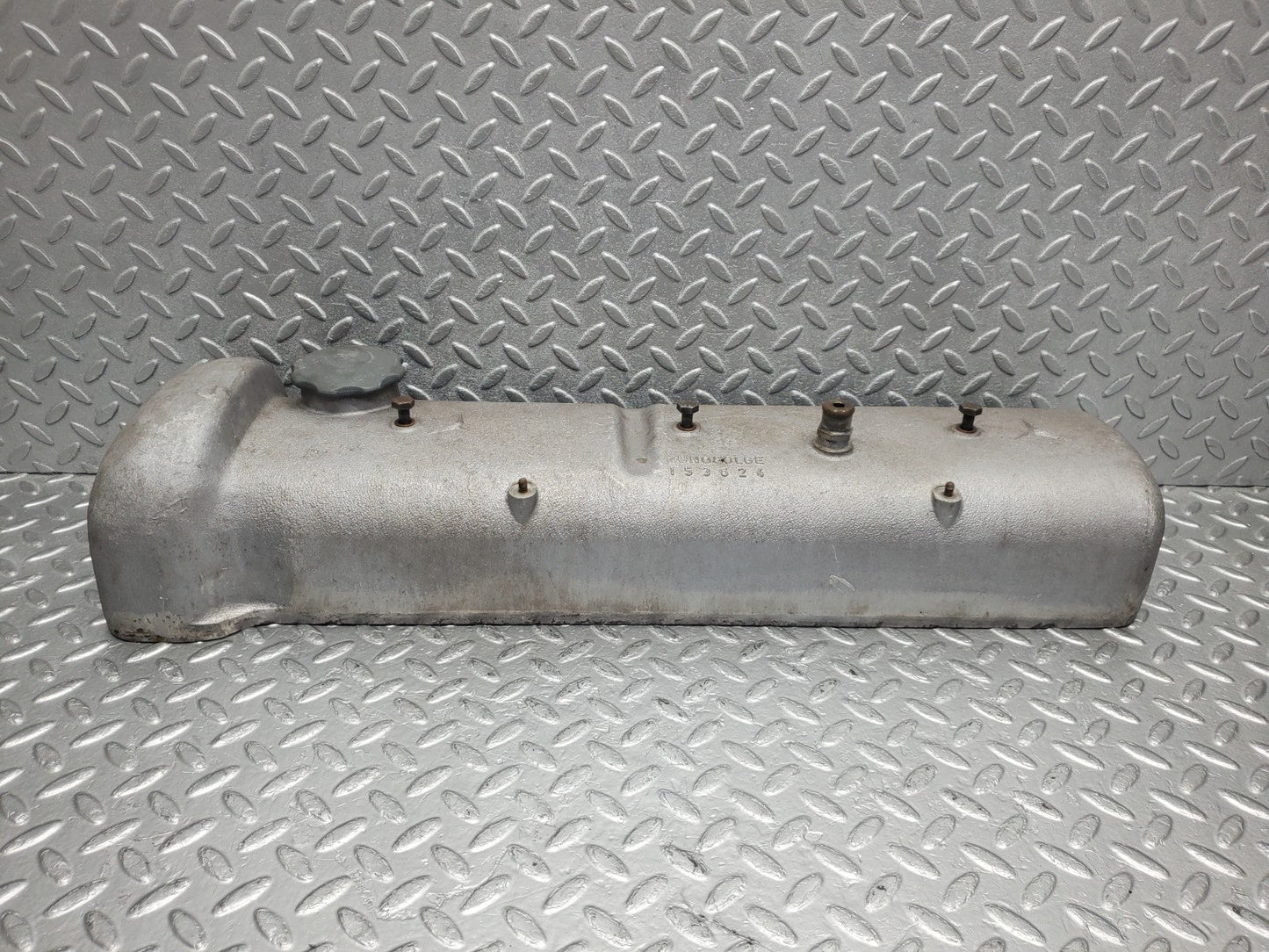 W112 cylinder head cover used OEM