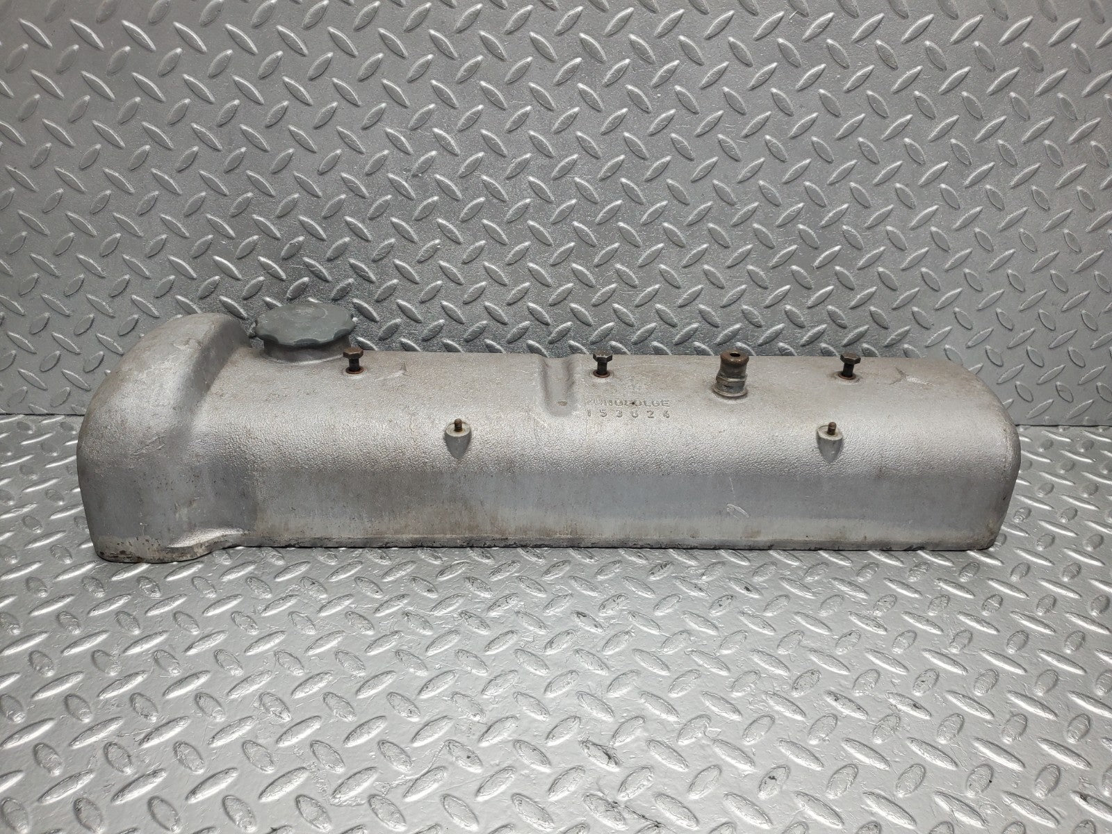 W112 cylinder head cover used OEM