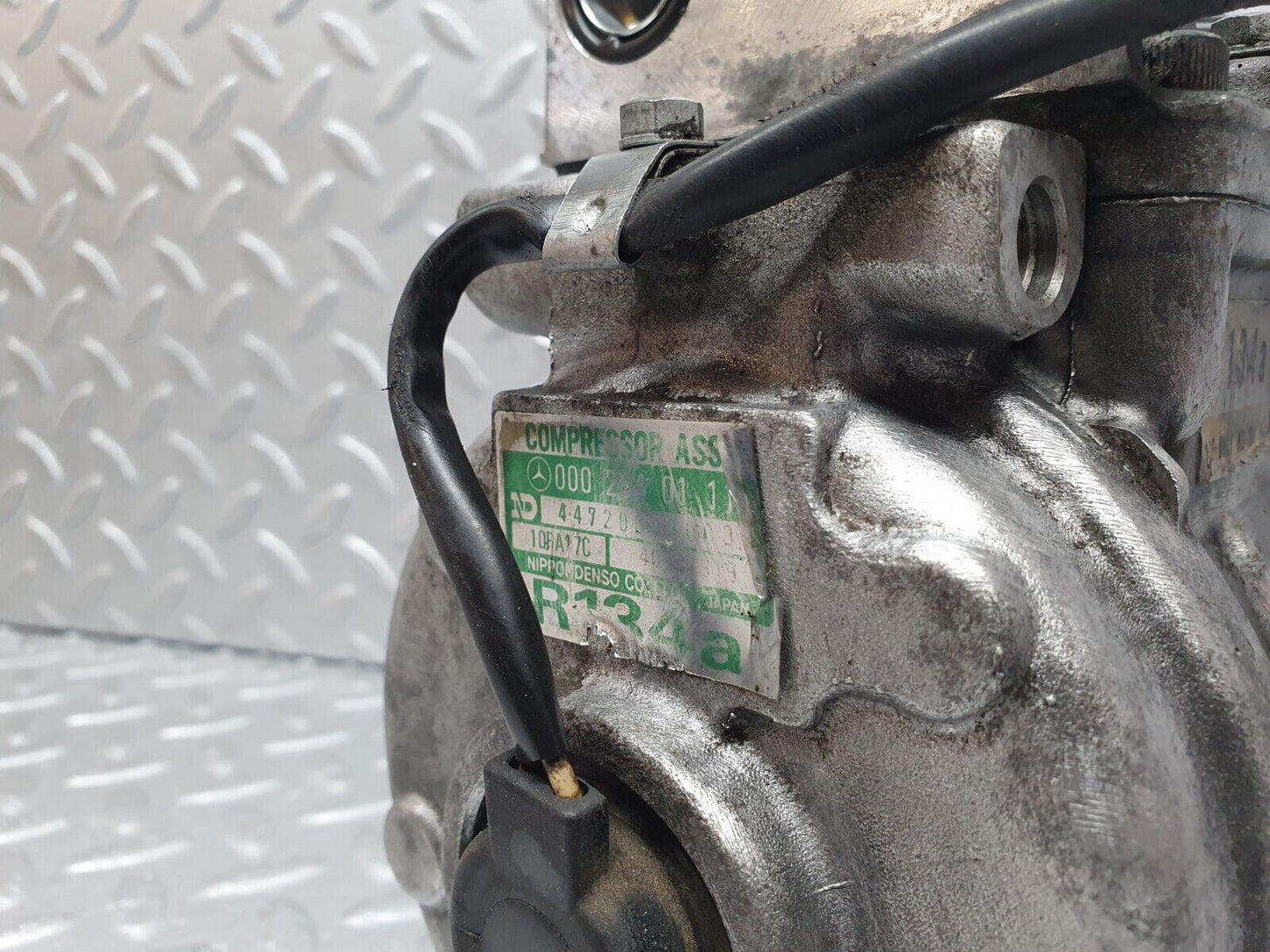42504 Mercedes-Benz R129 320SL Coupe Air Conditioning Compressor 0002340111 0002300511