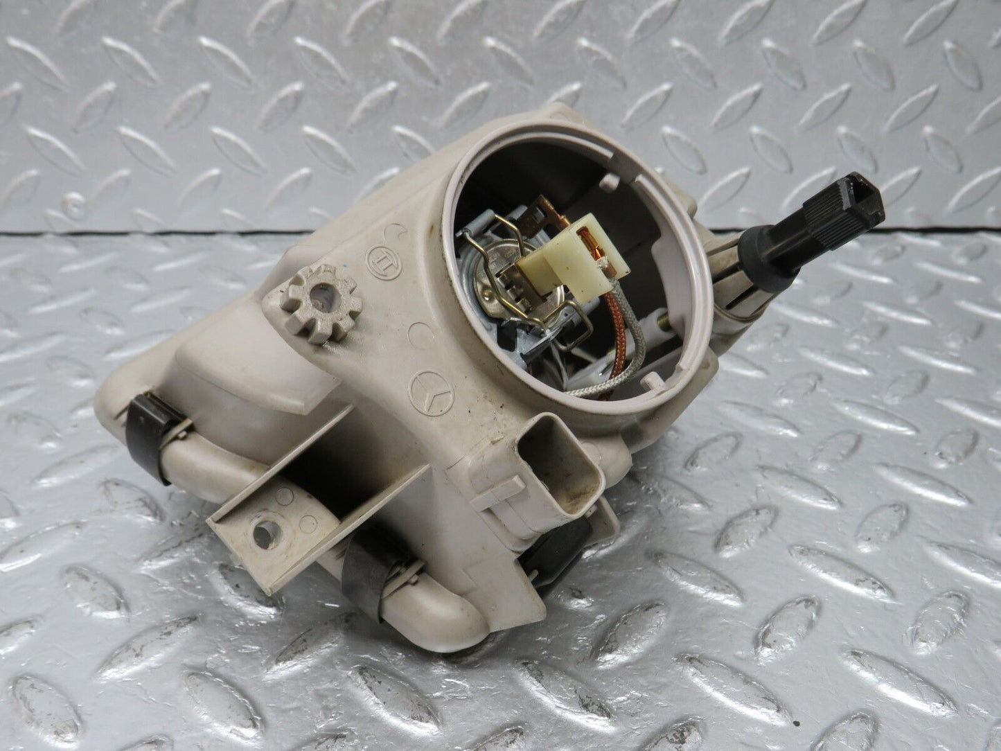 39611 Mercedes-Benz R129 320SL Coupe Front Left Fog Light Bosch 1305621696 1305230160 1305219028