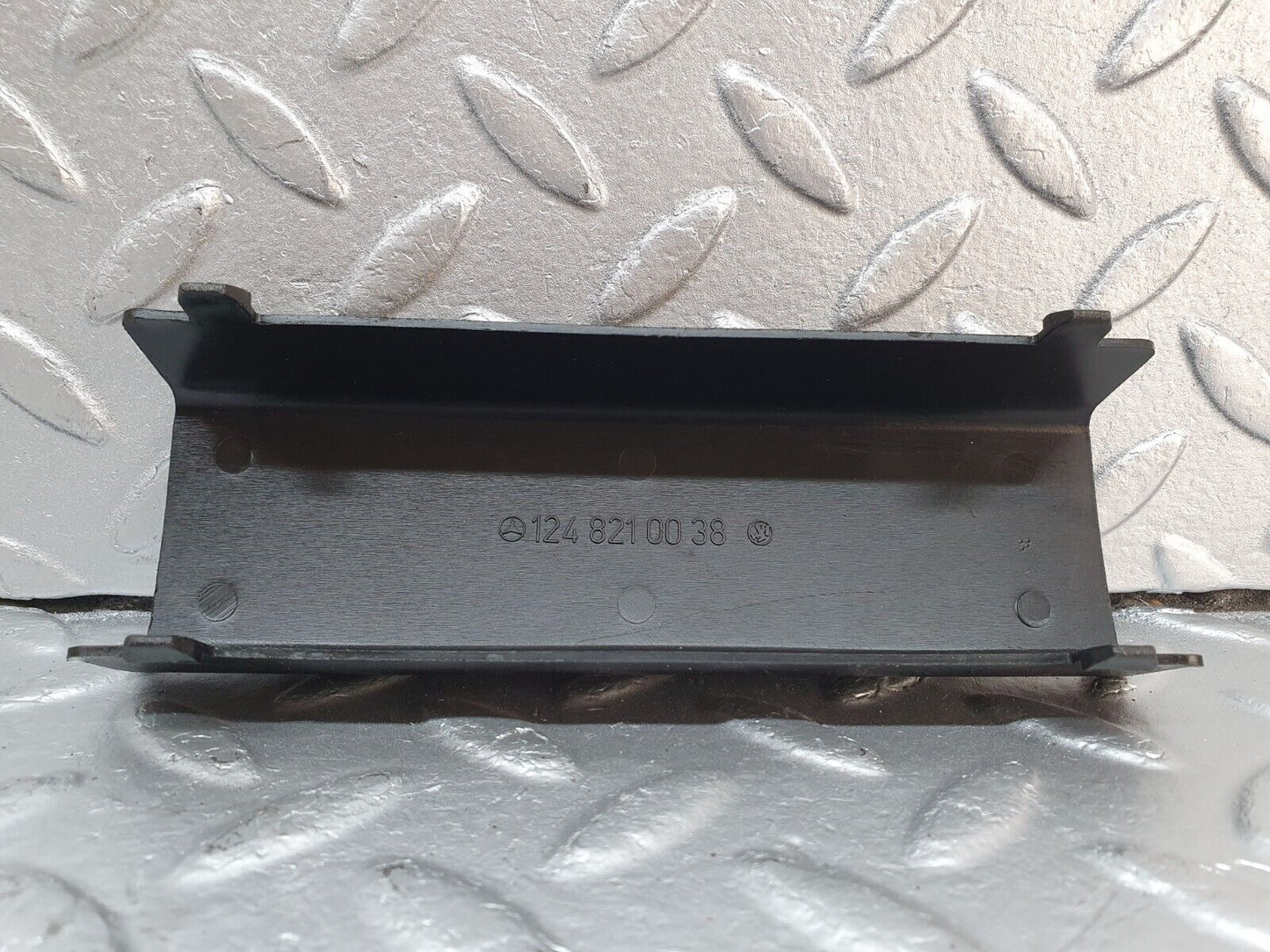 41554 Mercedes-Benz W124 200E Dash Harness Connector Cover 1248210038