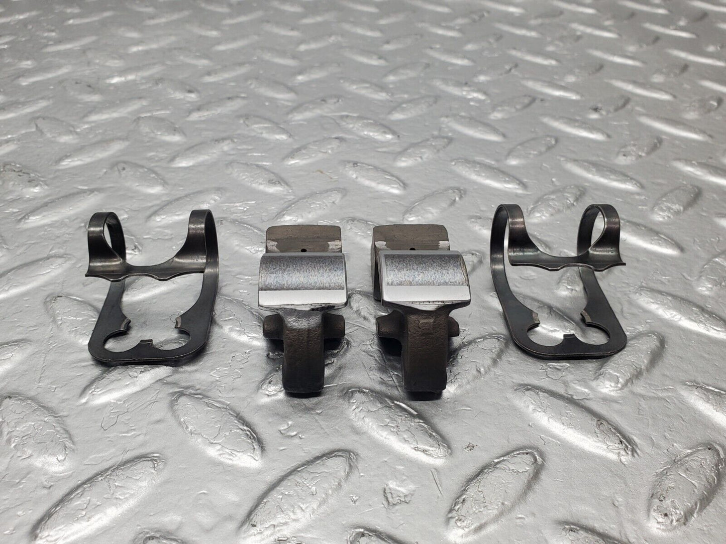46607 Mercedes-Benz C123 280CE Coupe Valve Rocker Arm With Spring And Tappet