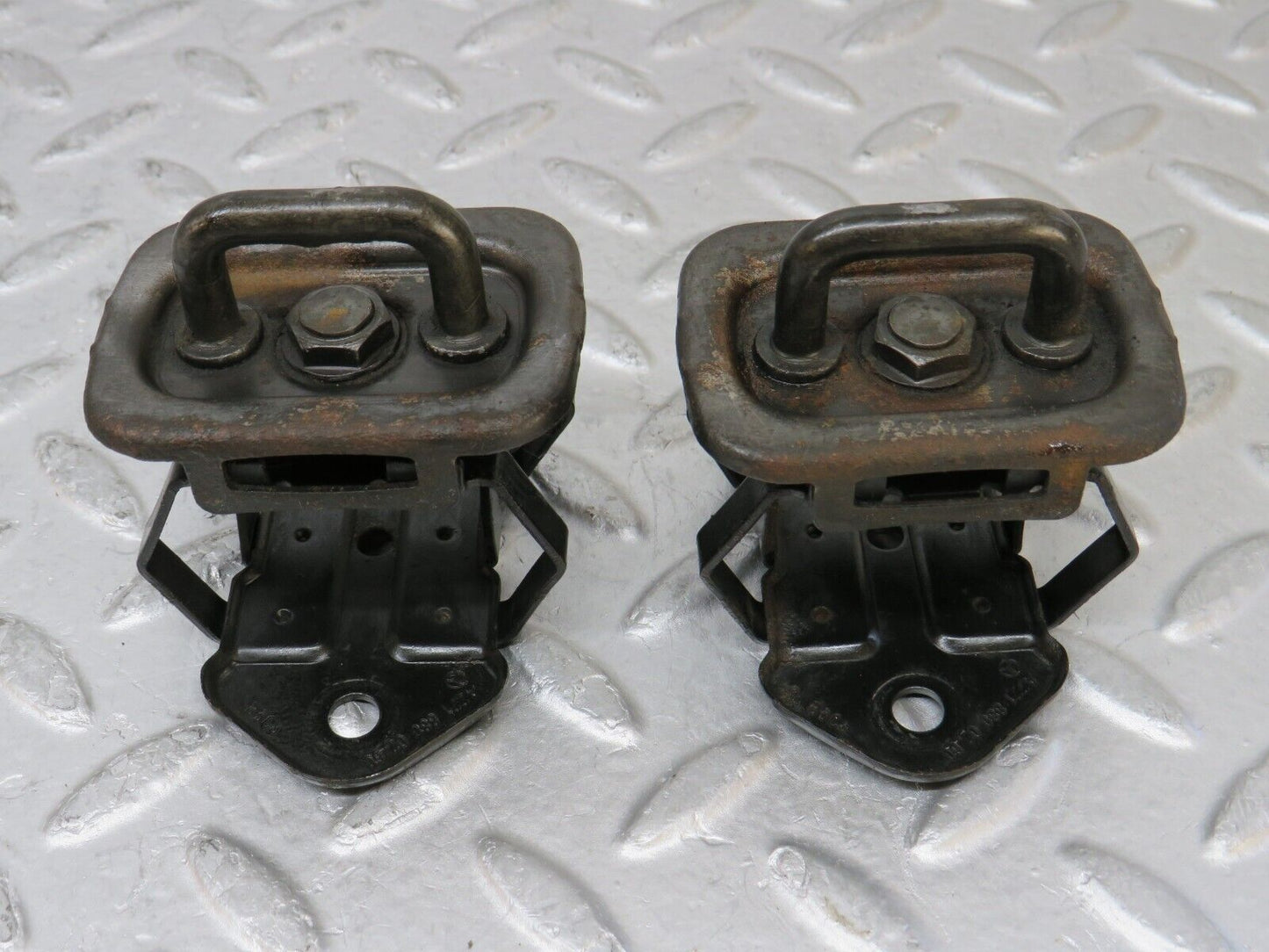 35178 Mercedes-Benz W221 Bonnet Lock Latch 2x 2218800260