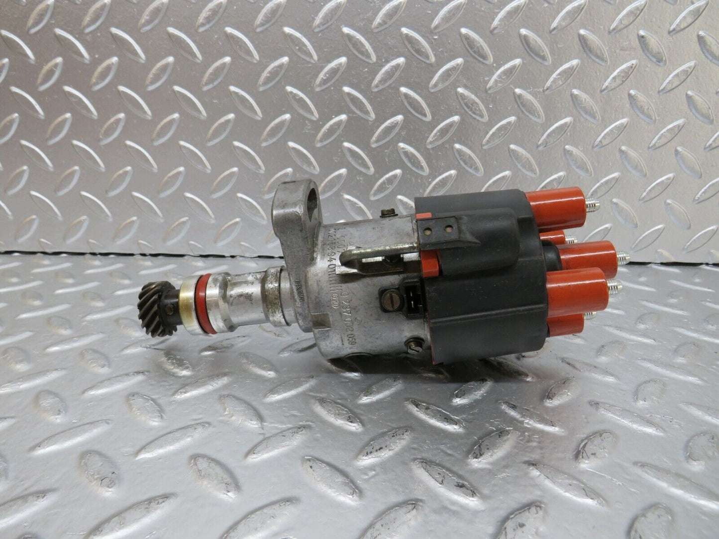 25490 Mercedes-Benz W123 200 Ignition Distributor Bosch 0237002059 0021589401