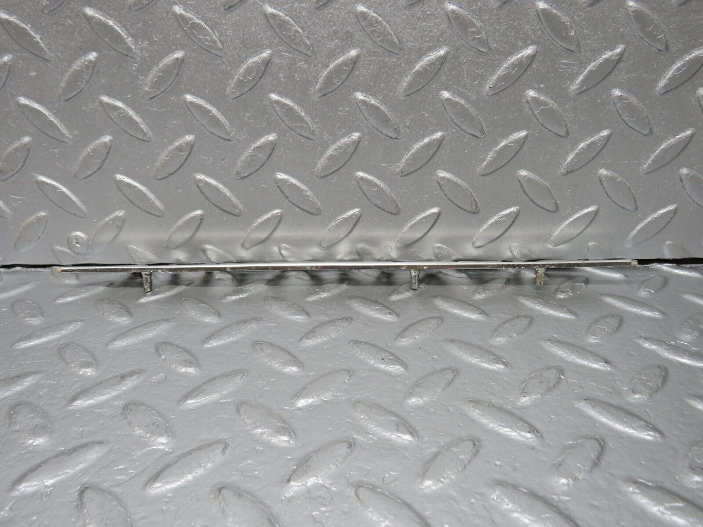 40321 Mercedes-Benz W110 230 Trunk Badge Emblem Automatic