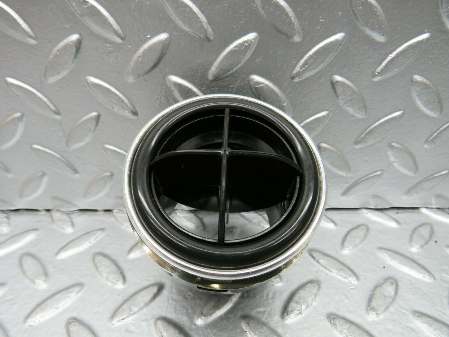 22713 Mercedes-Benz C107 450SLC Coupe Dashboard Air Vent