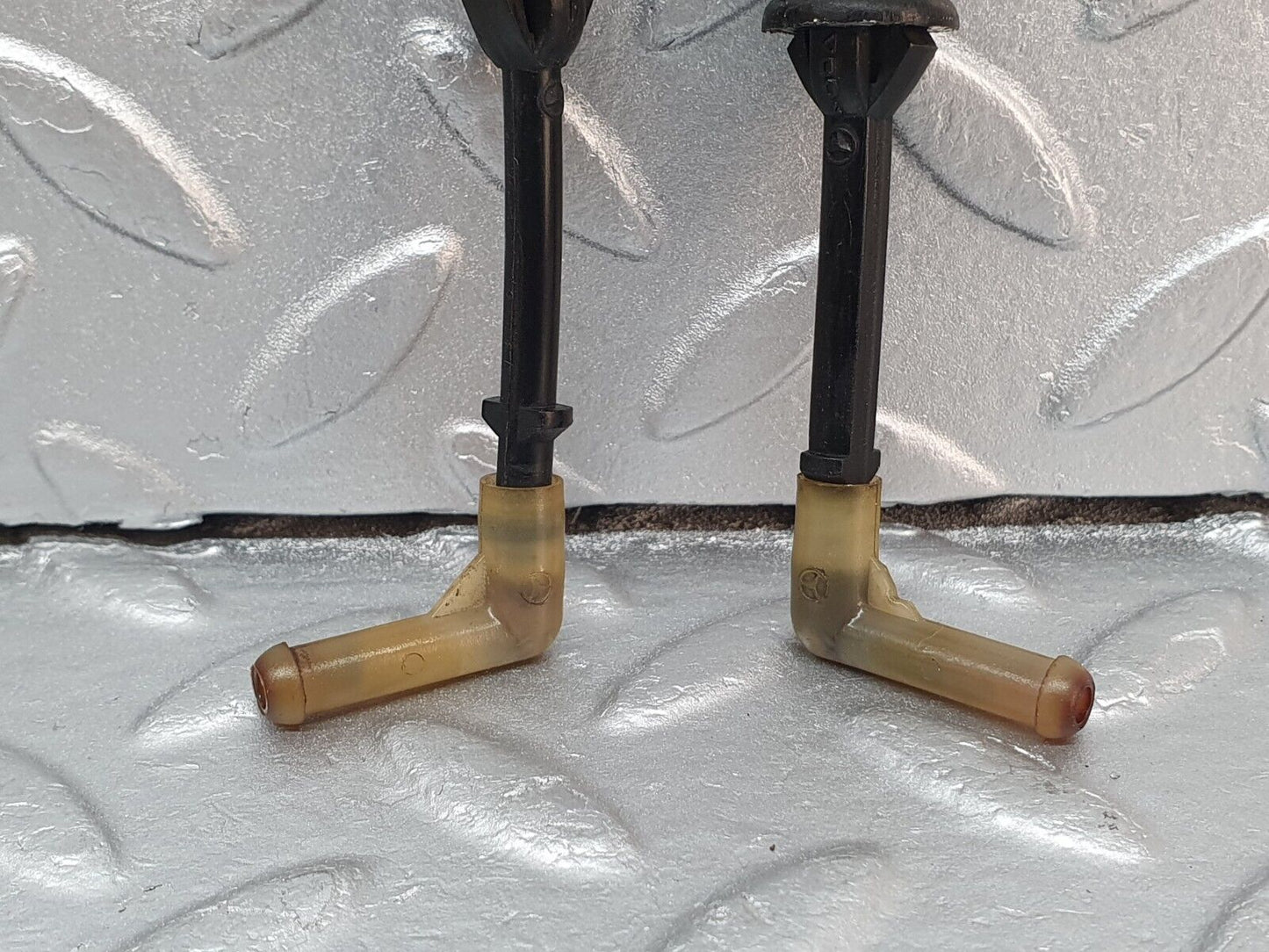 40797 Mercedes-Benz W123 300D Windscreen Washer Nozzle