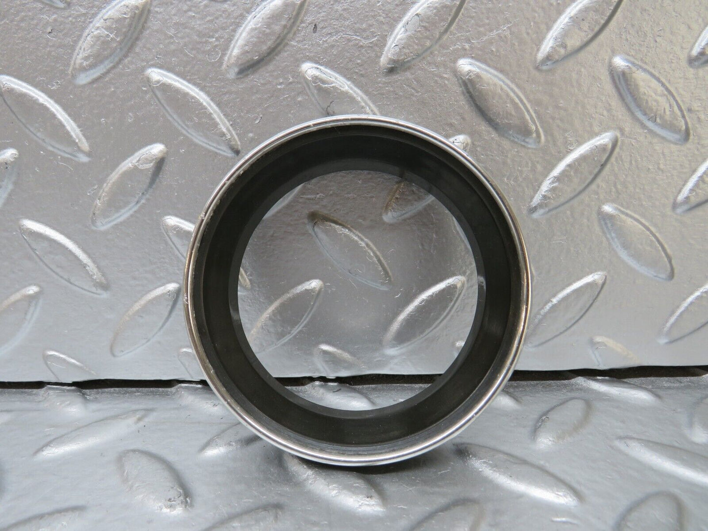 25595 Mercedes-Benz W123 200 Dashboard Air Vent Chrome Bezel