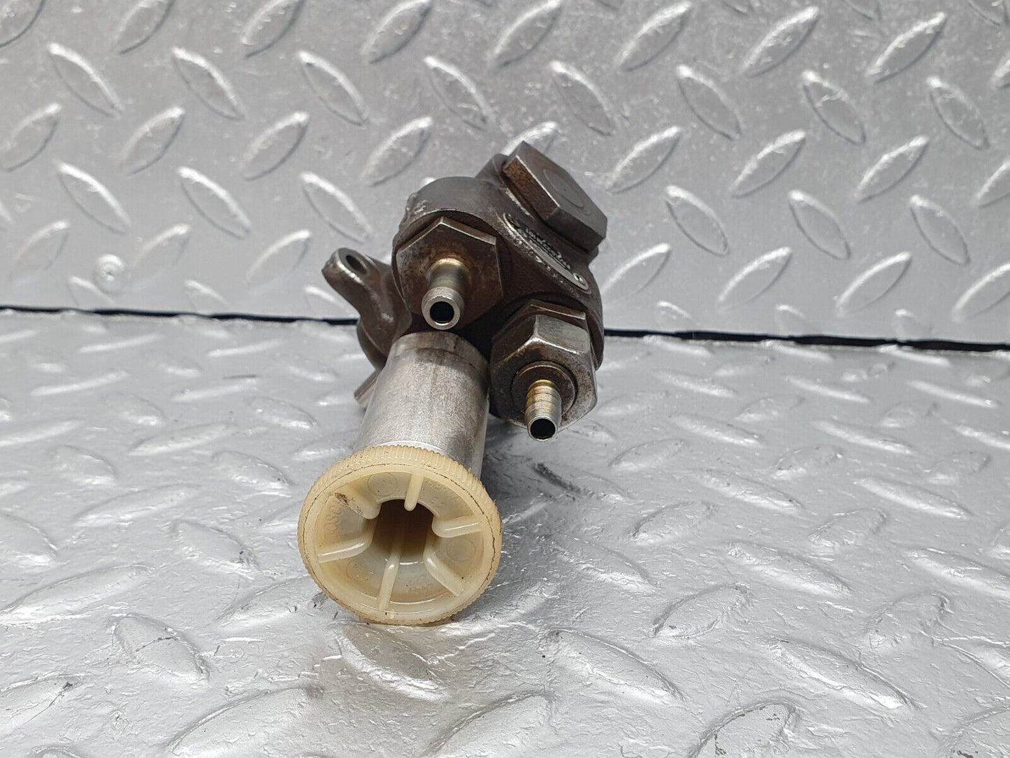 40852 Mercedes-Benz W123 300D Manual Diesel Bleed Pump Bosch FP/KG22M101